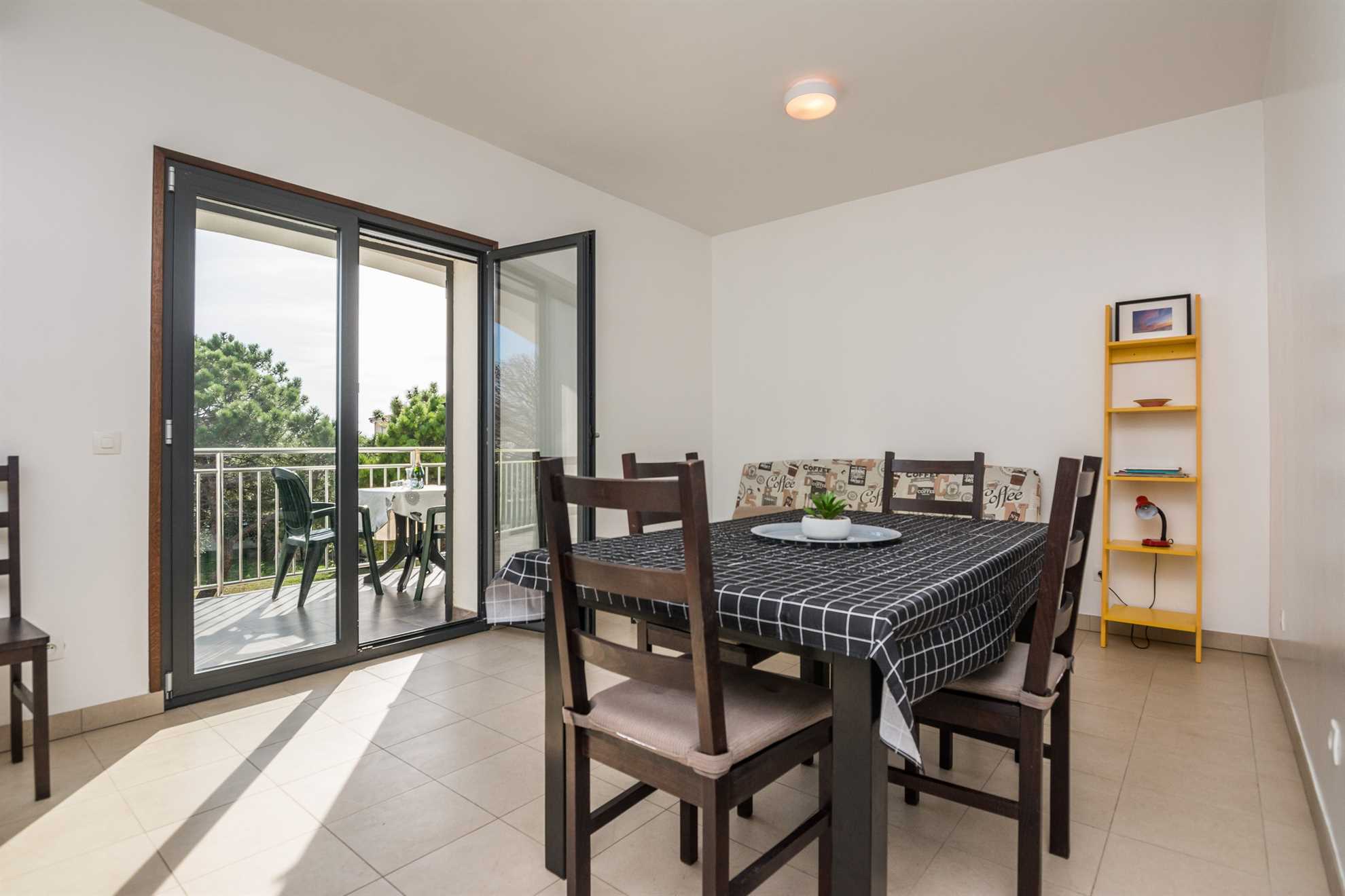 Apartment in a quiet area | for 4-5 persons | Sea view