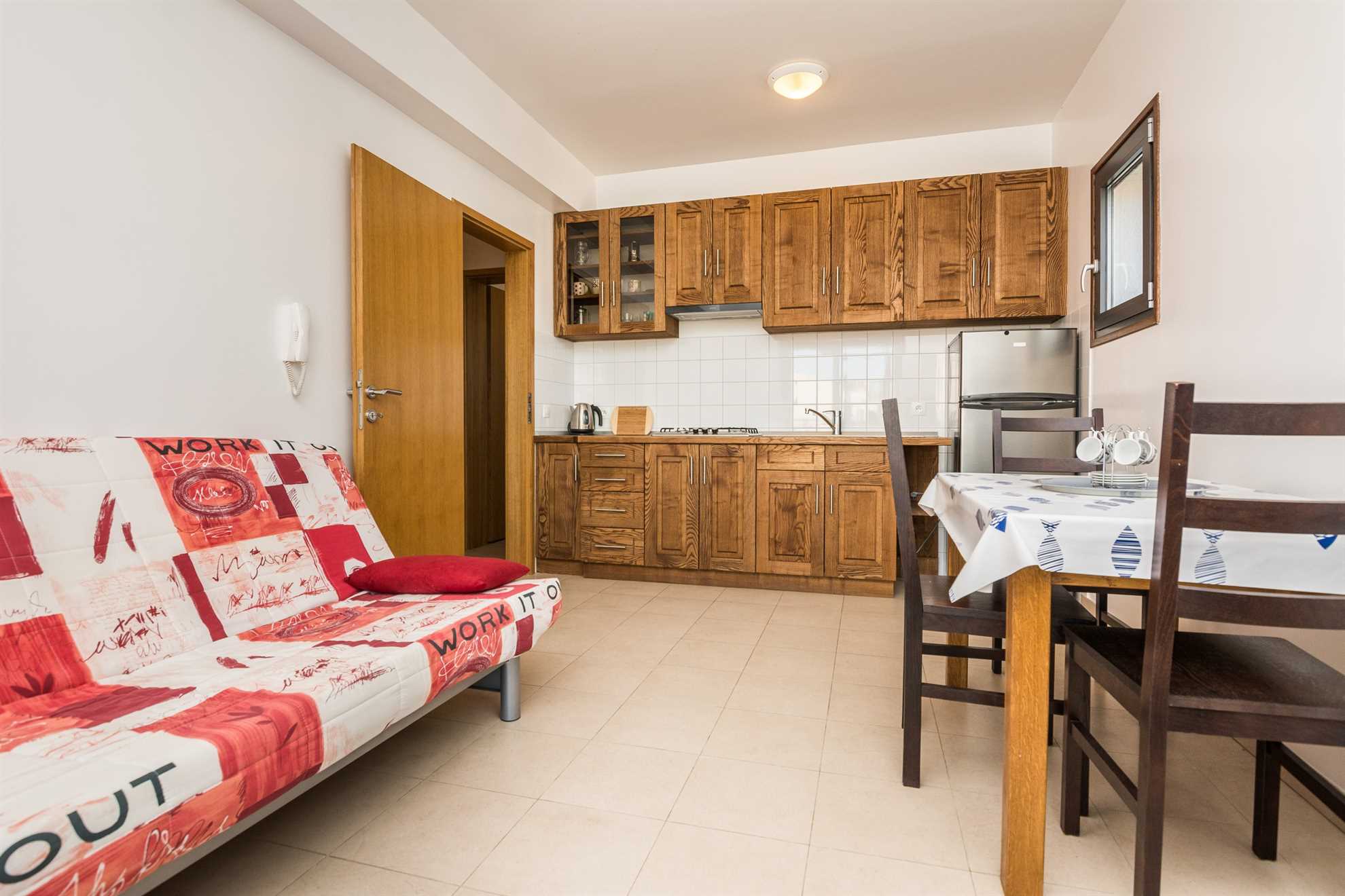 Holiday accommodation for 2-3 persons | 70 meters to the beach