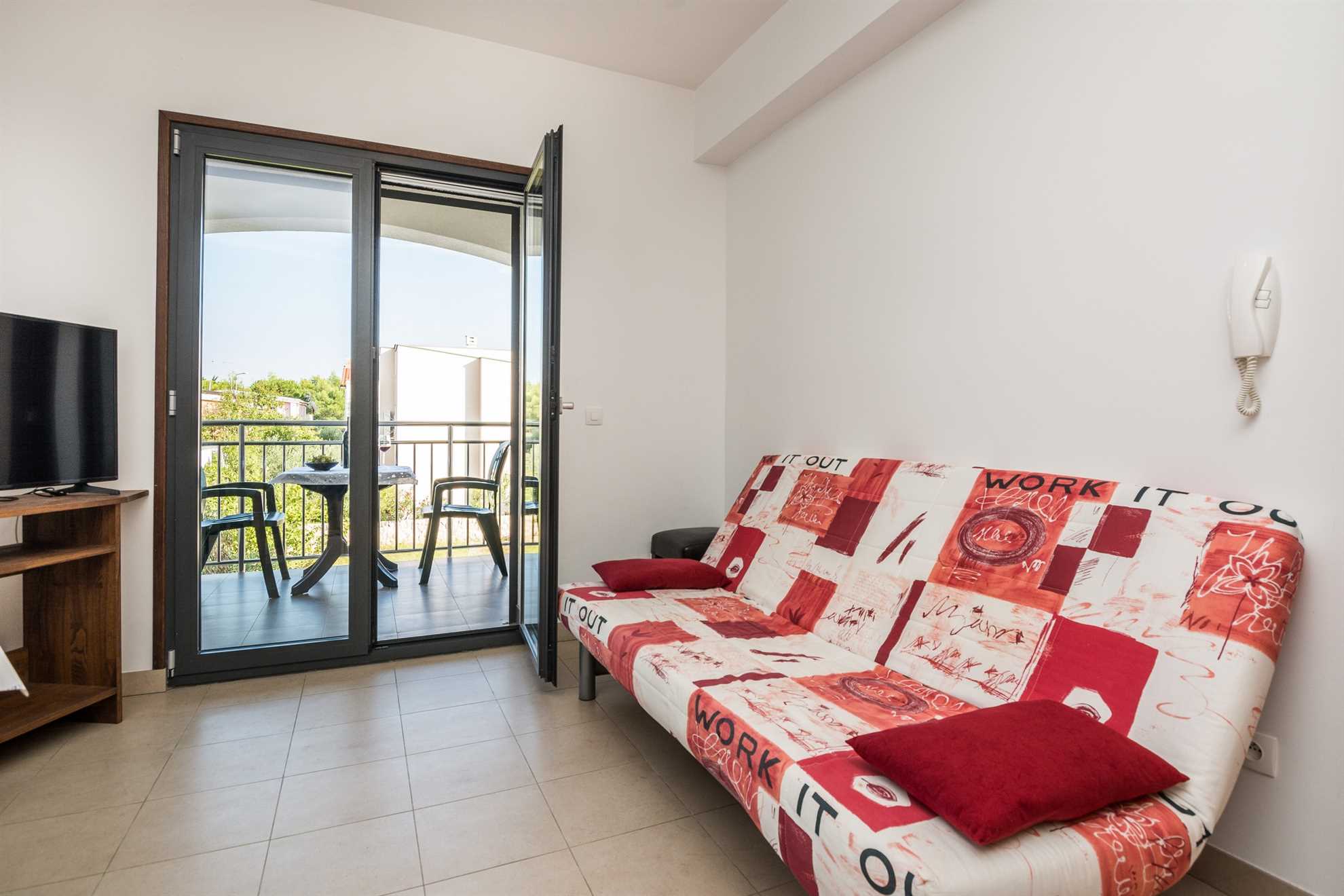 Holiday accommodation for 2-3 persons | 70 meters to the beach