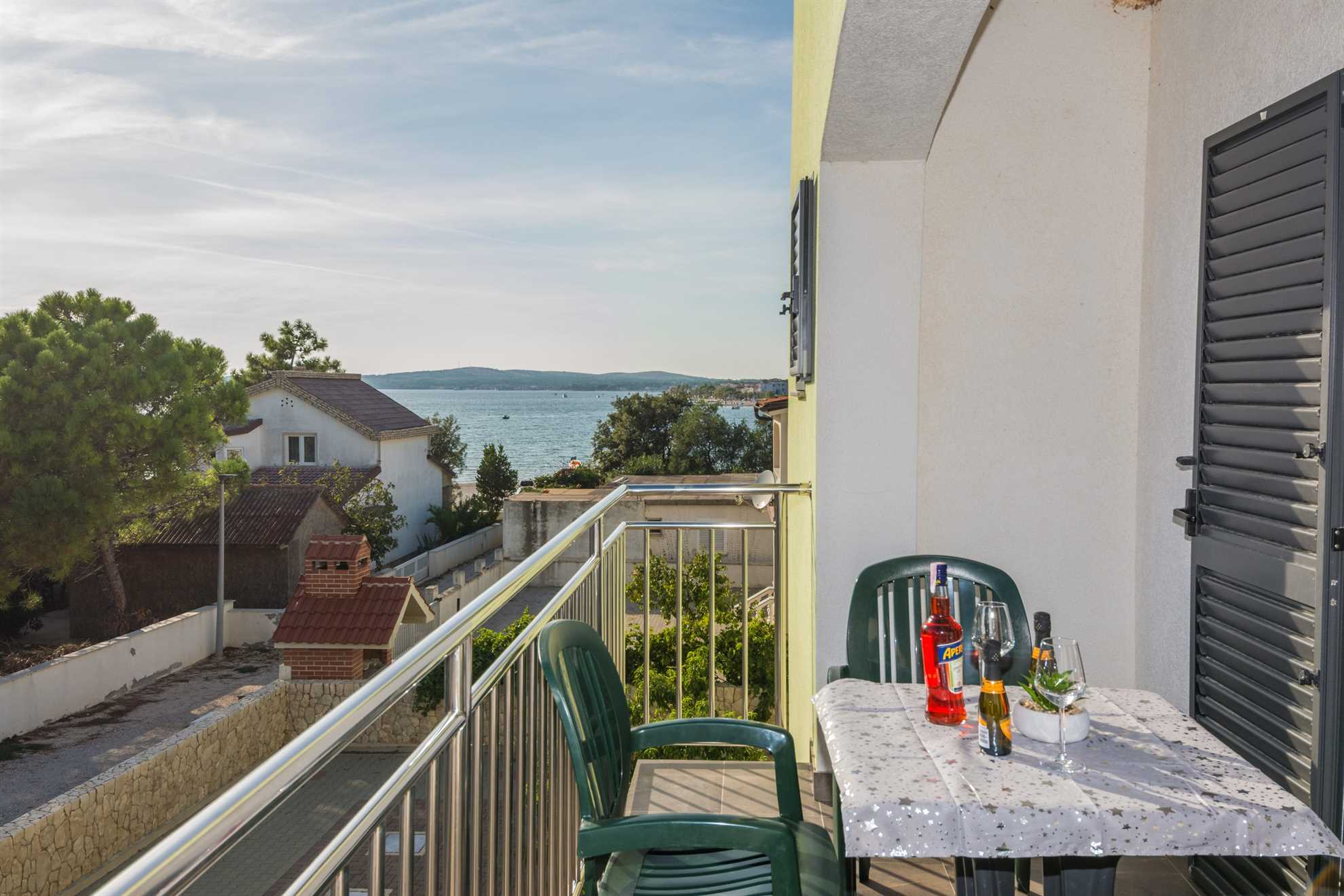 Apartment for 2-3 per. | Seaview | 70m from beach
