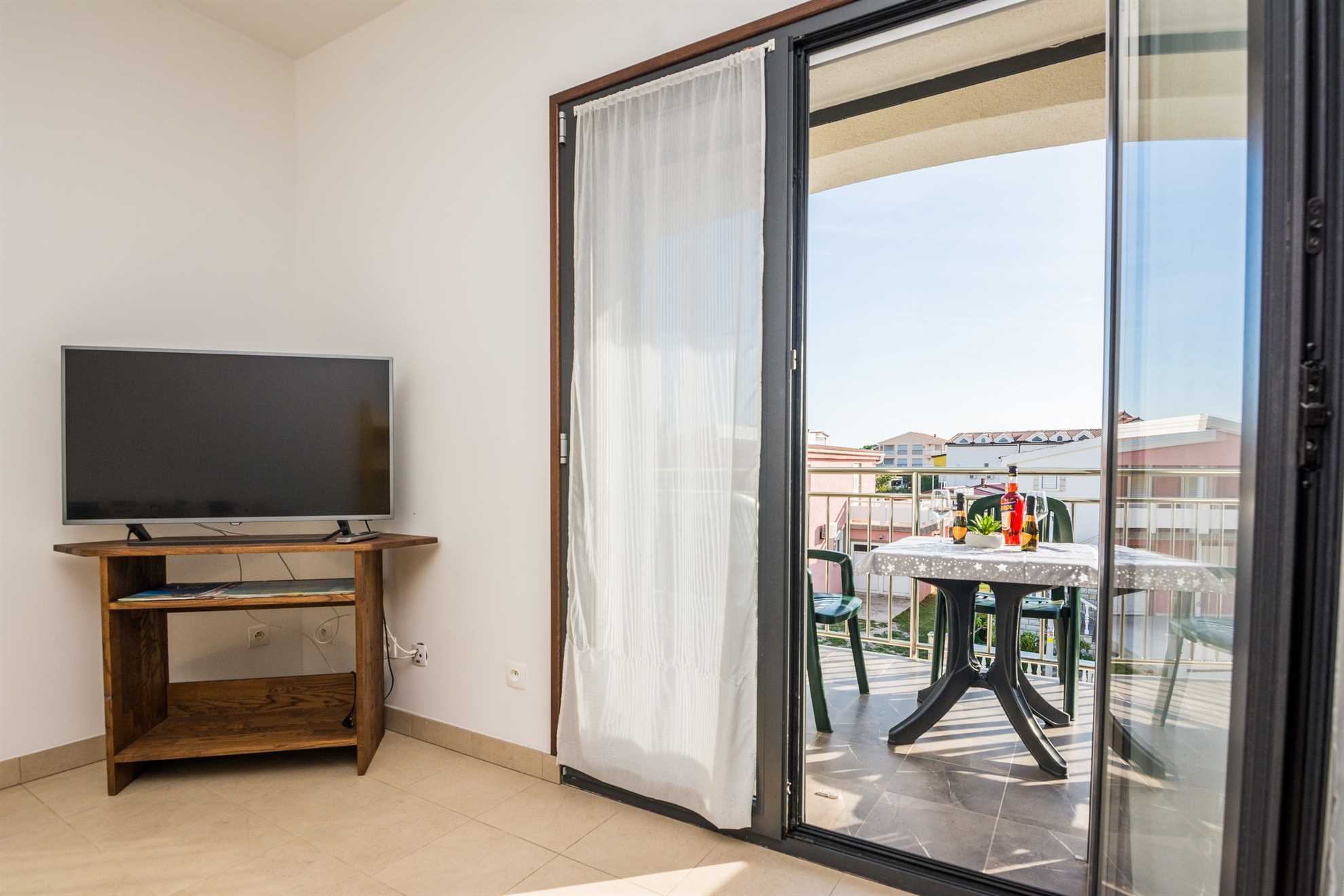 Apartment for 2-3 per. | Seaview | 70m from beach