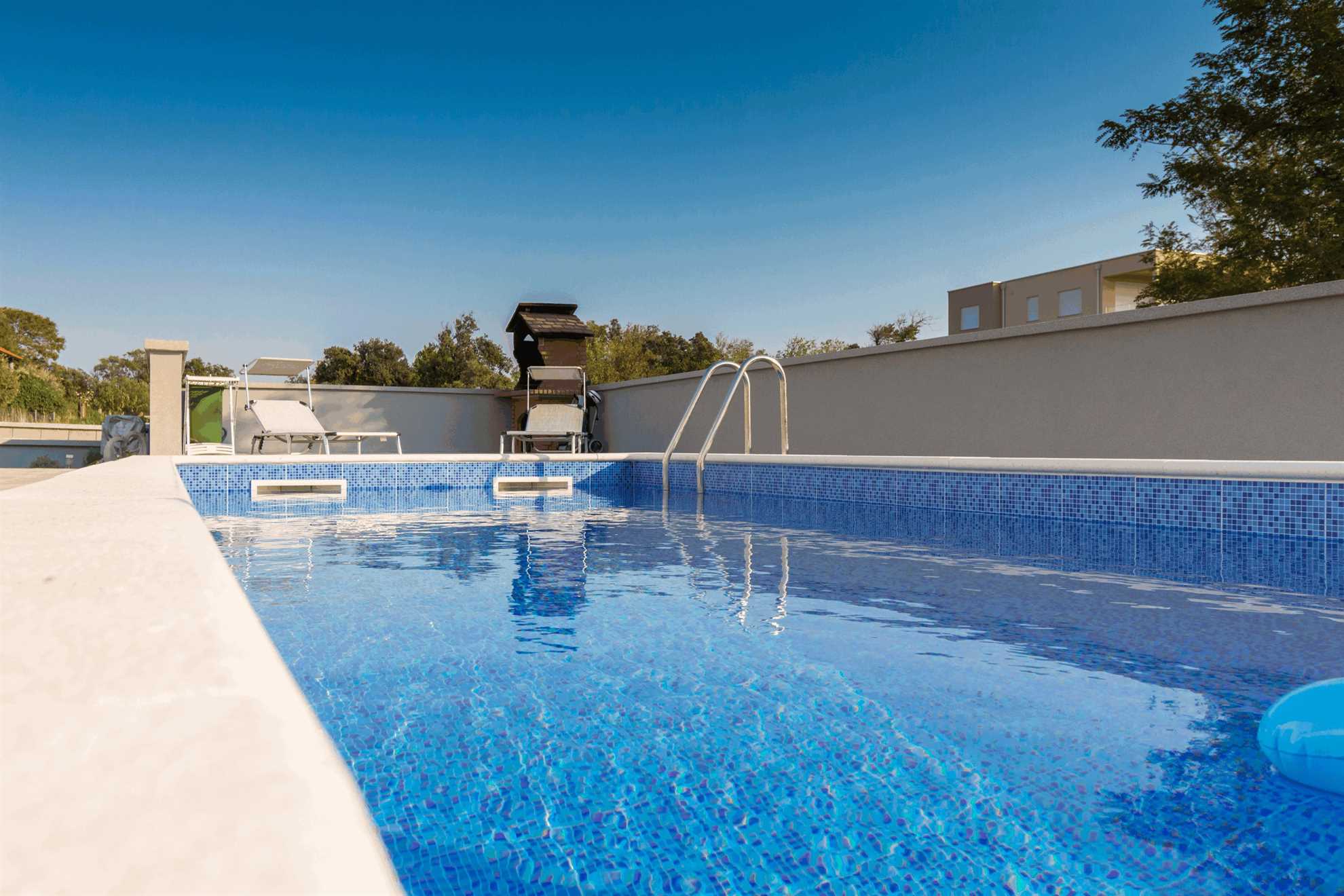 Luxurious | Villa  for 6 persons | Swimmingpool | Just 150m from beach