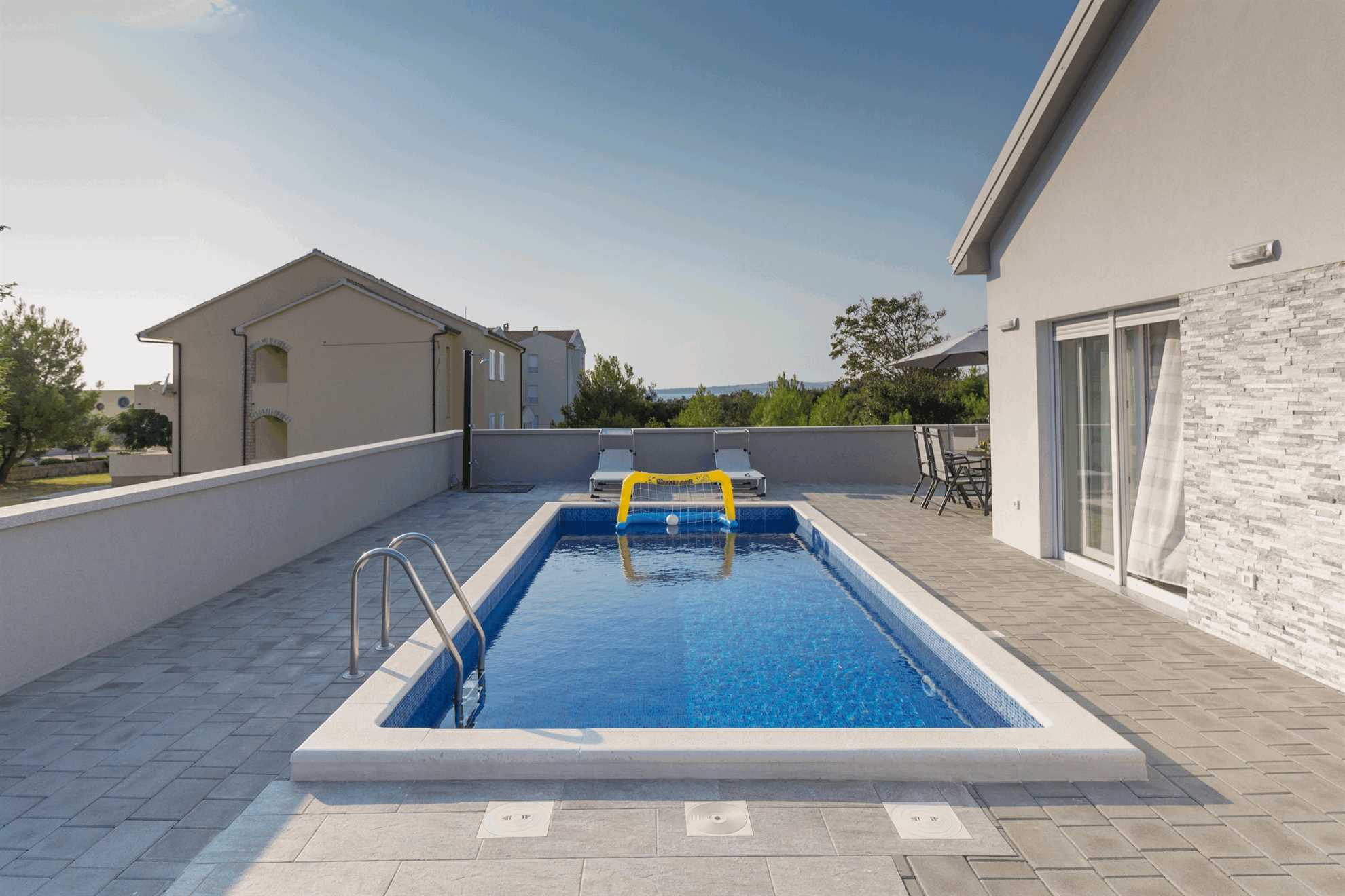 Luxurious | Villa  for 6 persons | Swimmingpool | Just 150m from beach