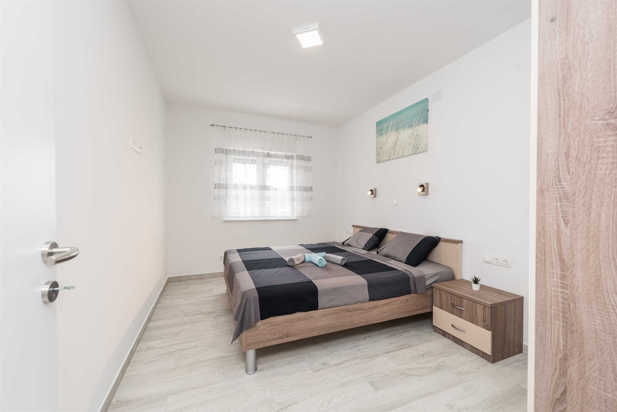 Modern apartment for 4-6 persons | partial sea view