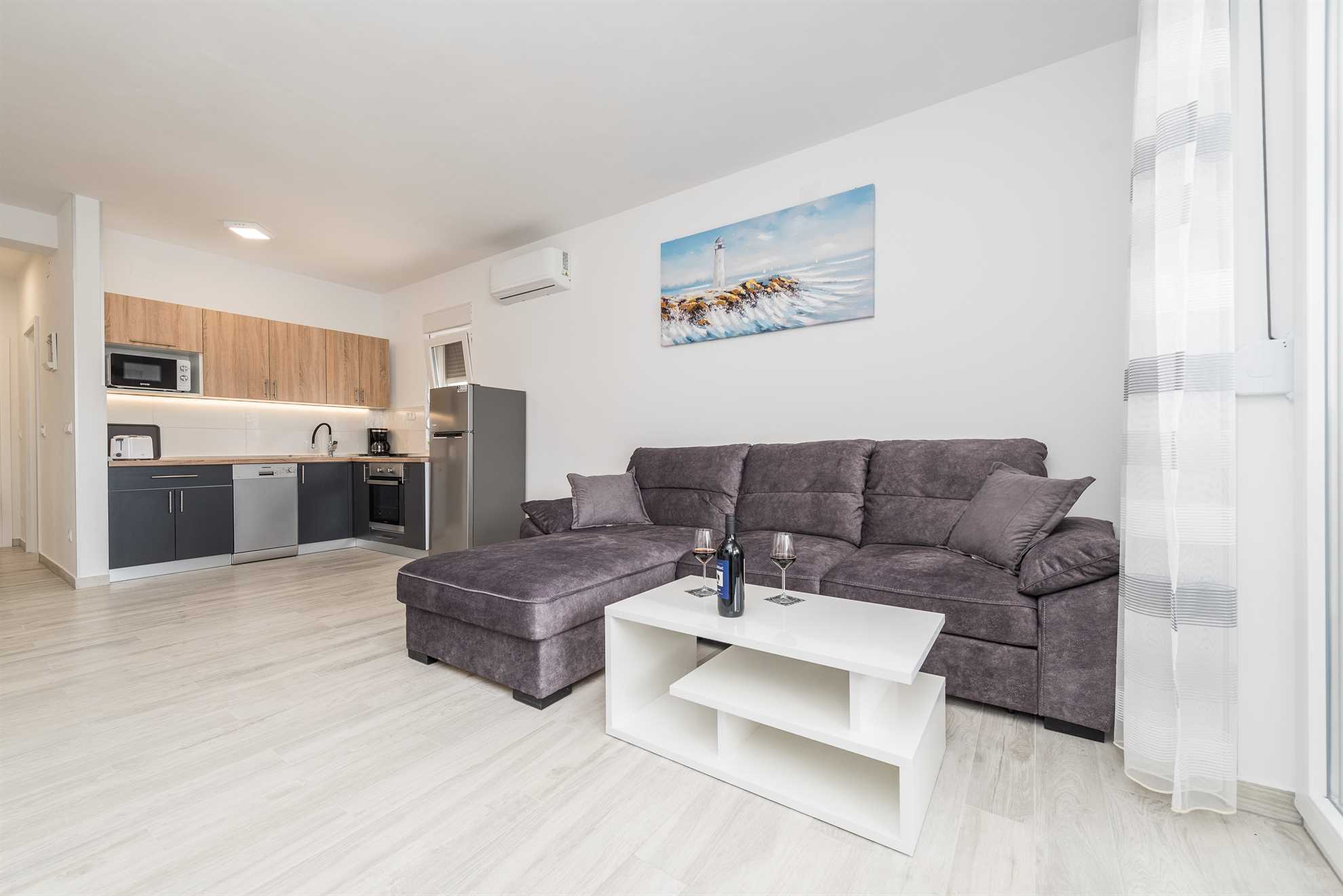 Apartment in a quiet area | for 6 persons | partial sea view