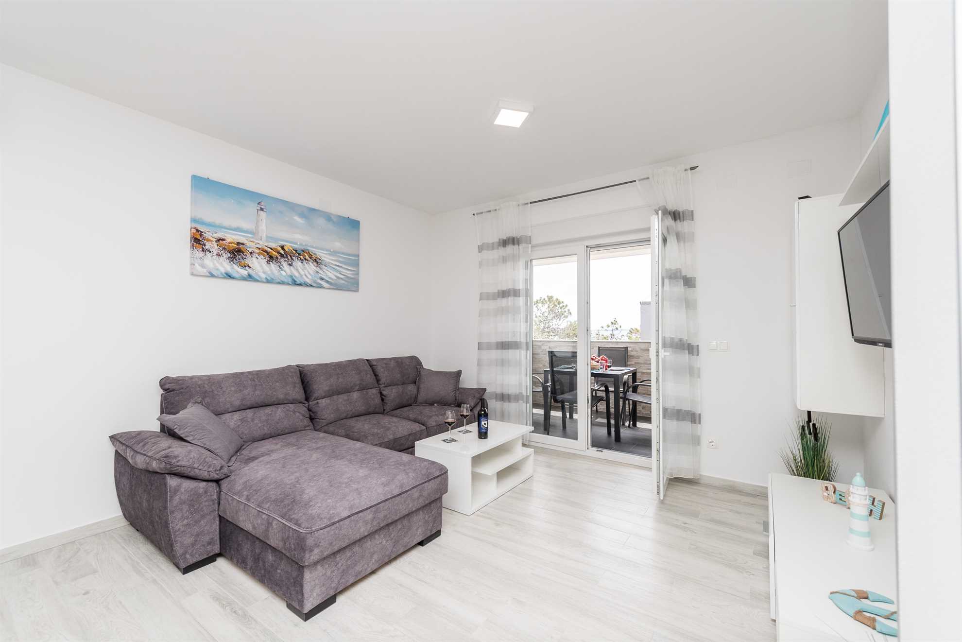 Apartment in a quiet area | for 6 persons | partial sea view