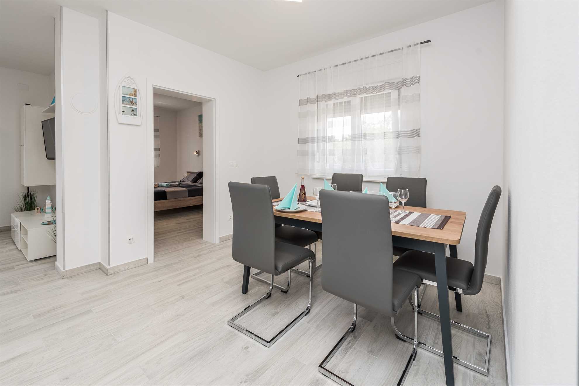 Apartment in a quiet area | for 6 persons | partial sea view