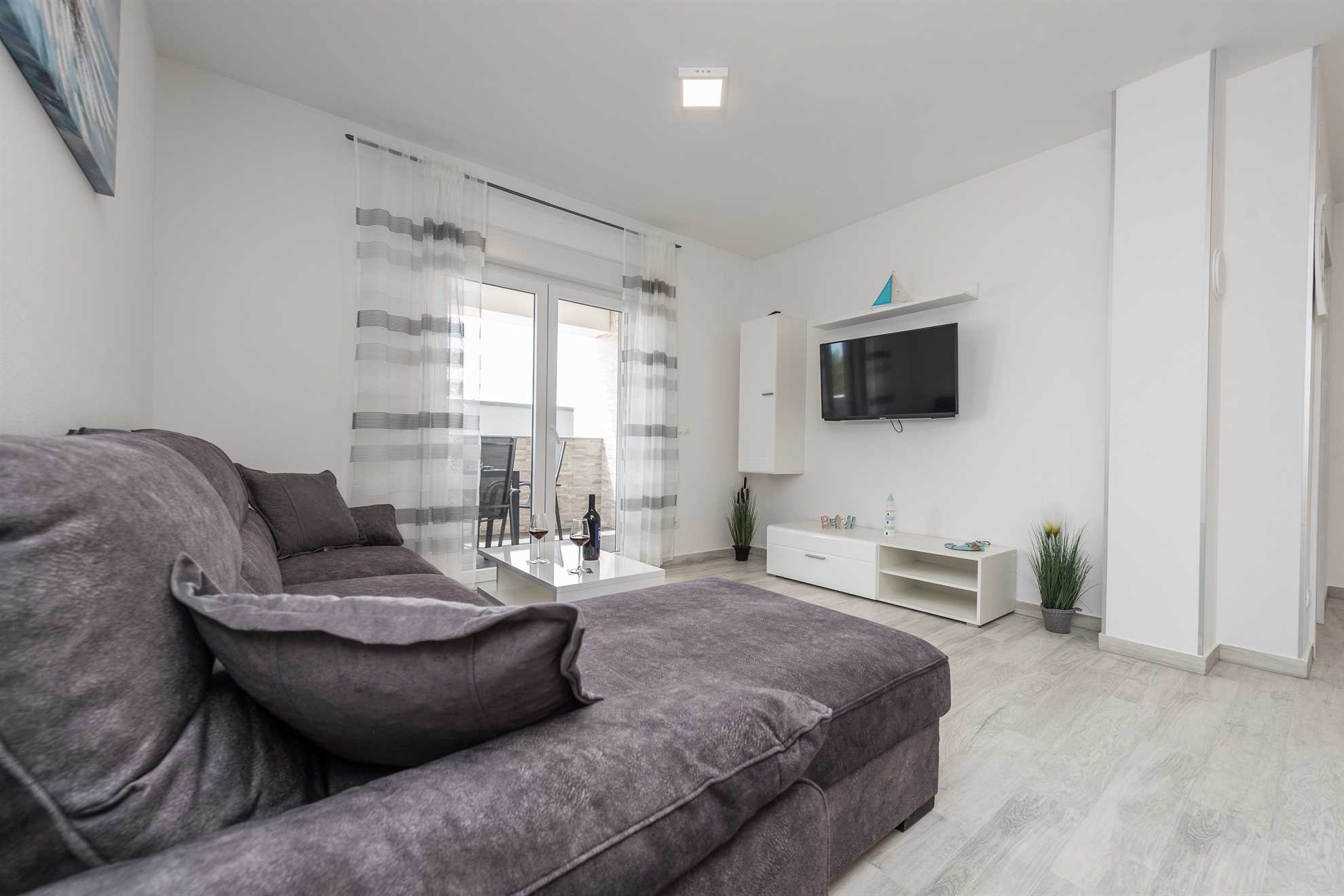 Apartment in a quiet area | for 6 persons | partial sea view