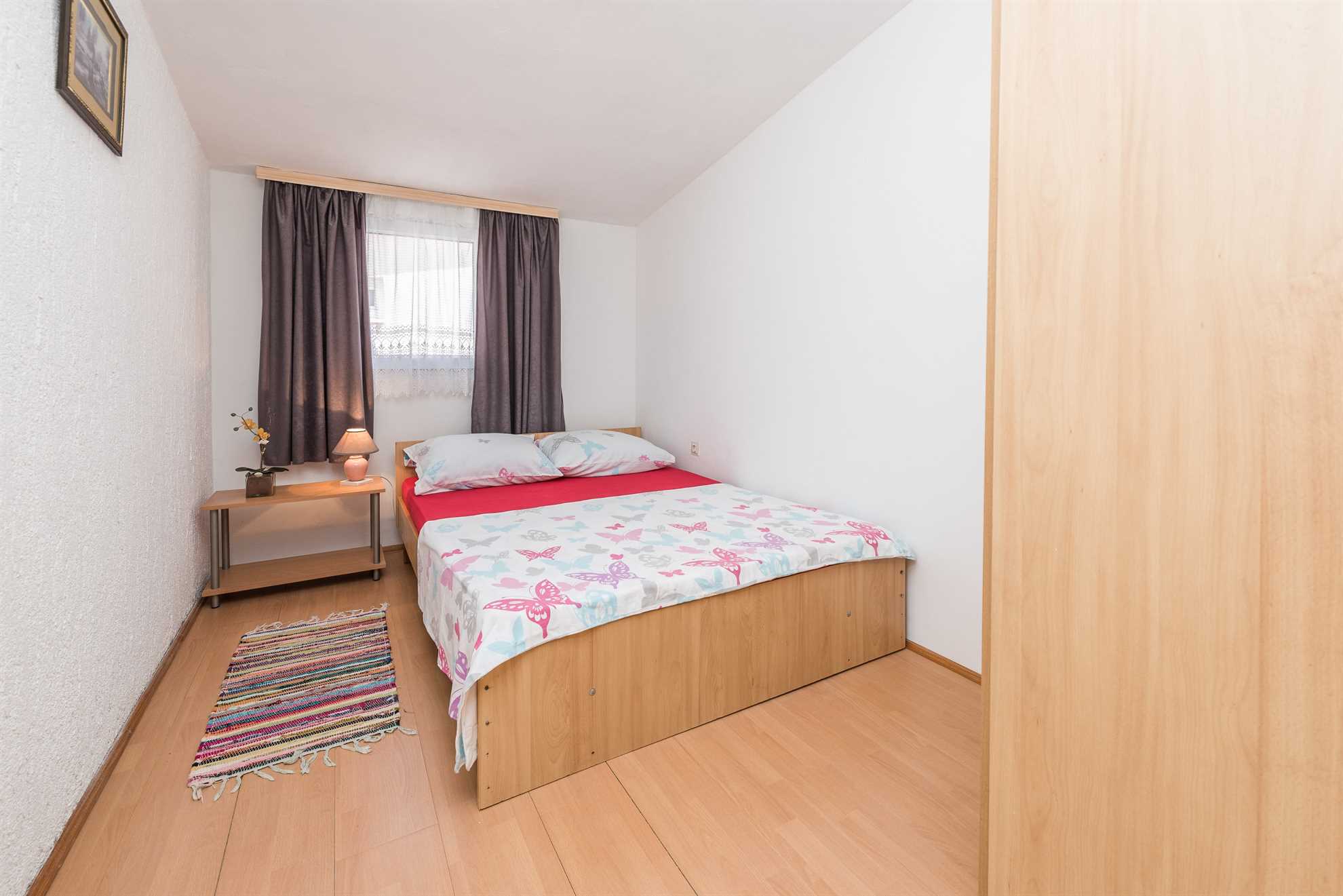 With air conditioning, Sat TV | for 4 persons | quiet area
