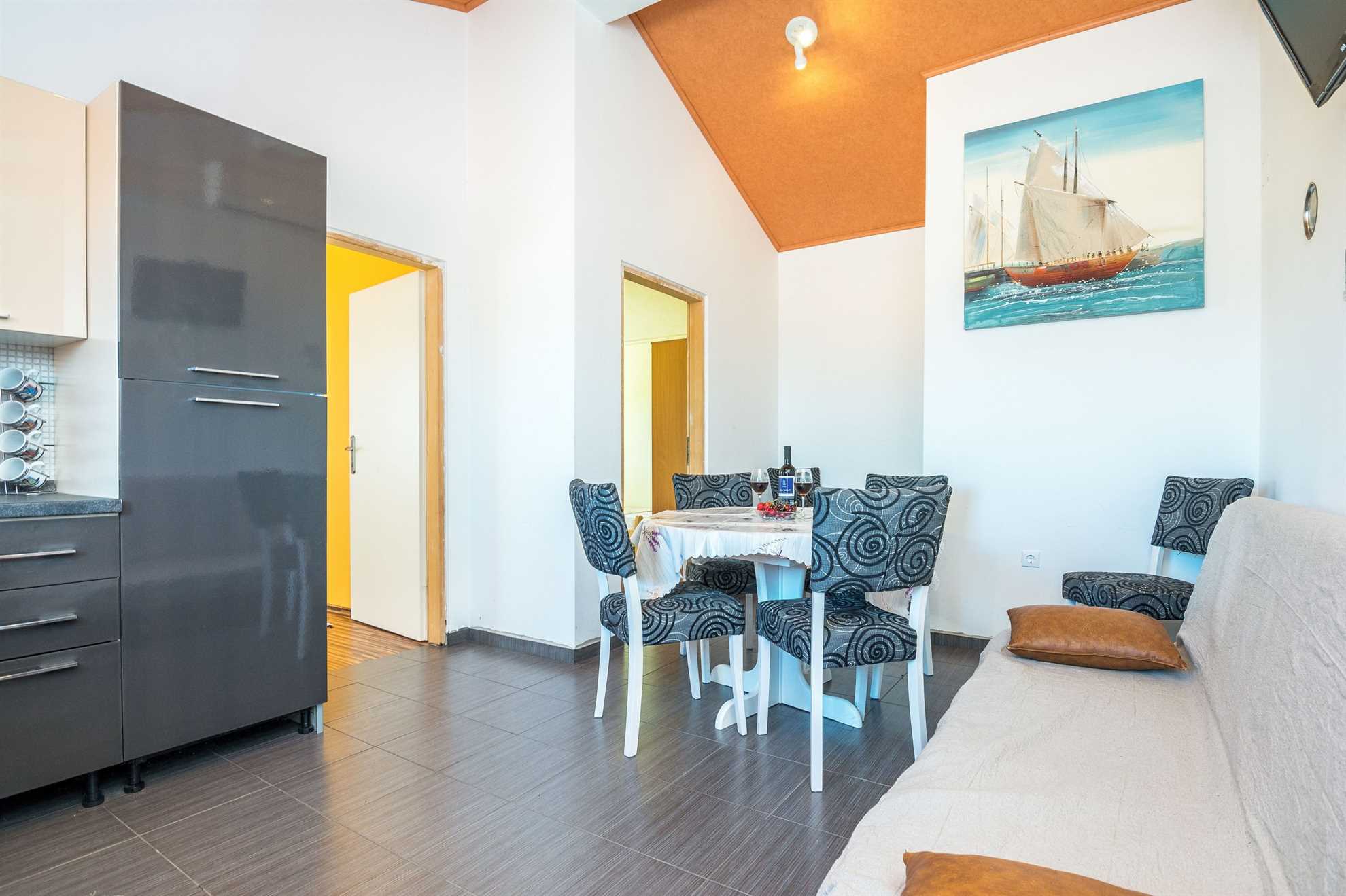 Apartment for 4-5 persons | Quiet location | Sea view