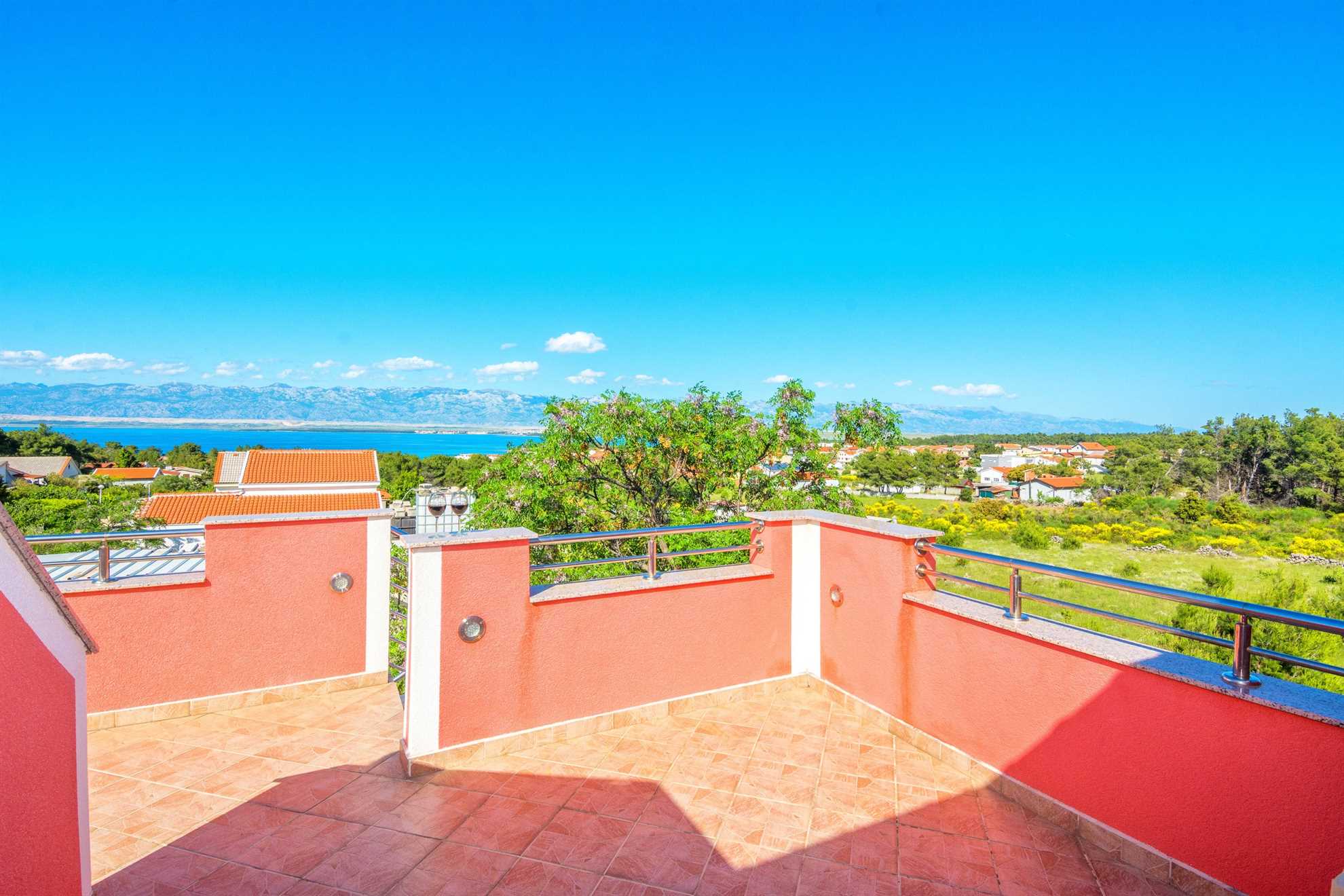 Apartment for 4-5 persons | Quiet location | Sea view