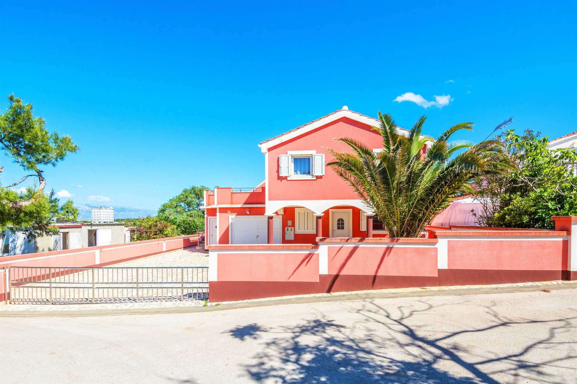 Apartment for 4-5 persons | Quiet location | Sea view