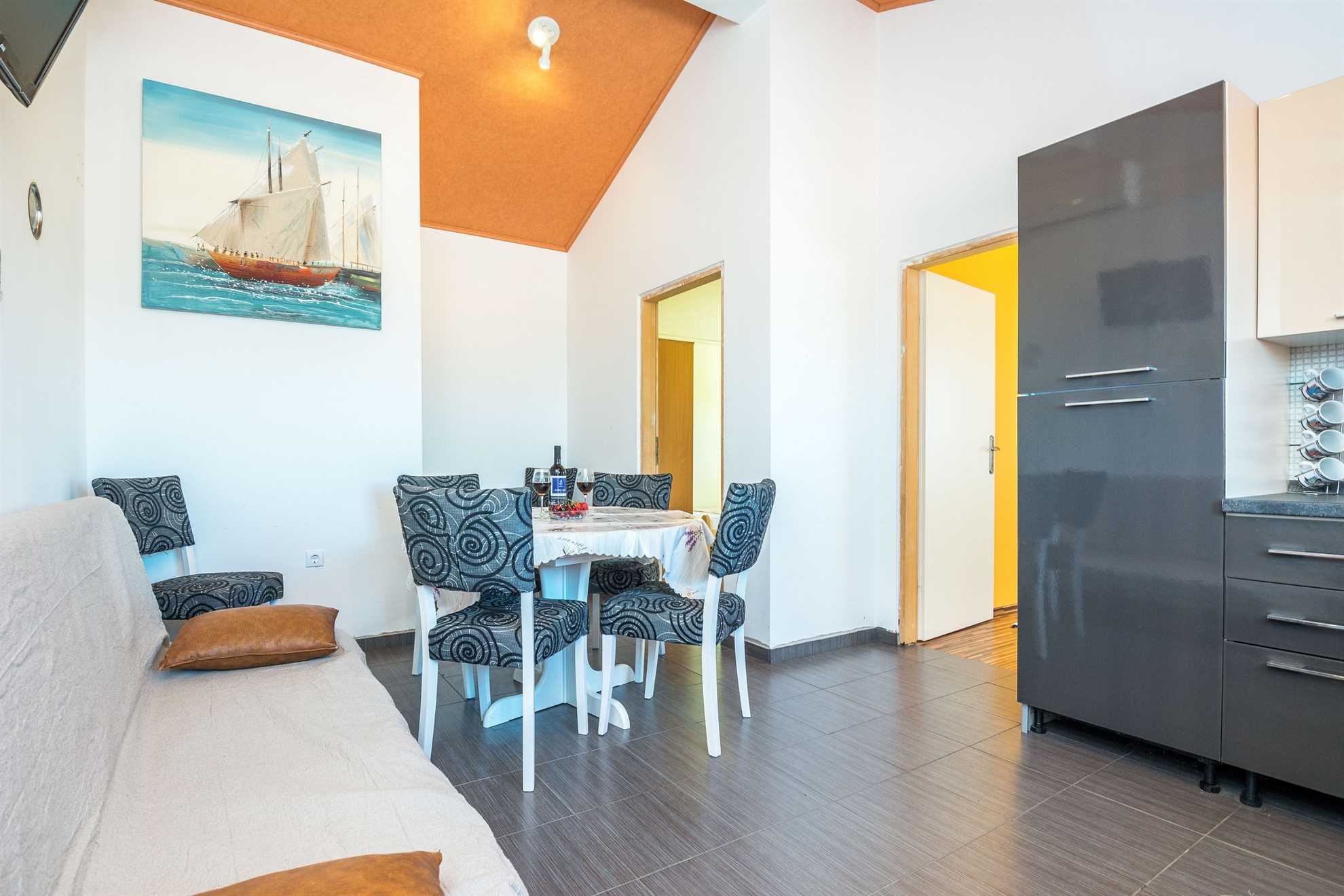 Quiet location | Apartment for 4-5 persons | Sea view