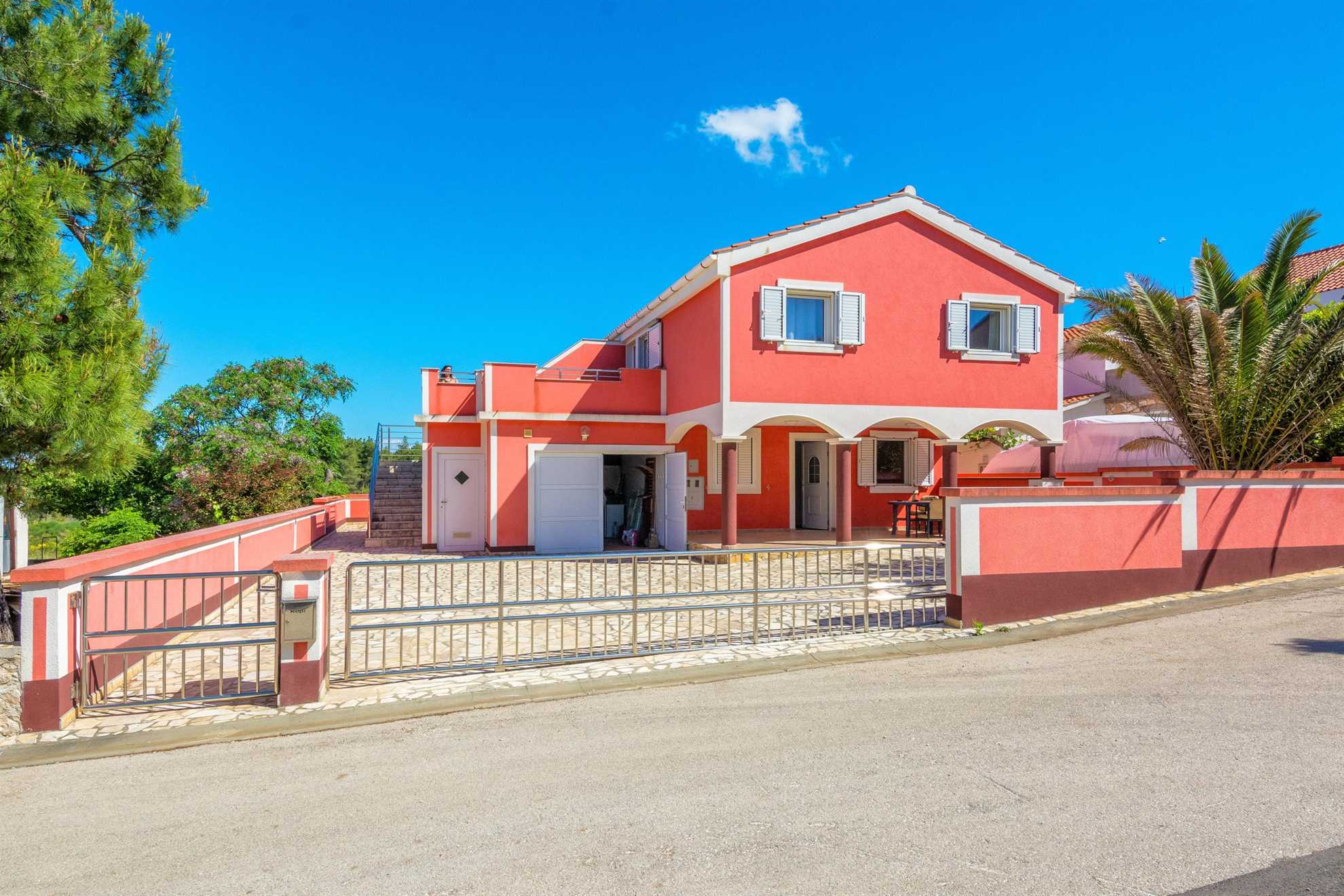 Quiet location | Apartment for 4-5 persons | Sea view