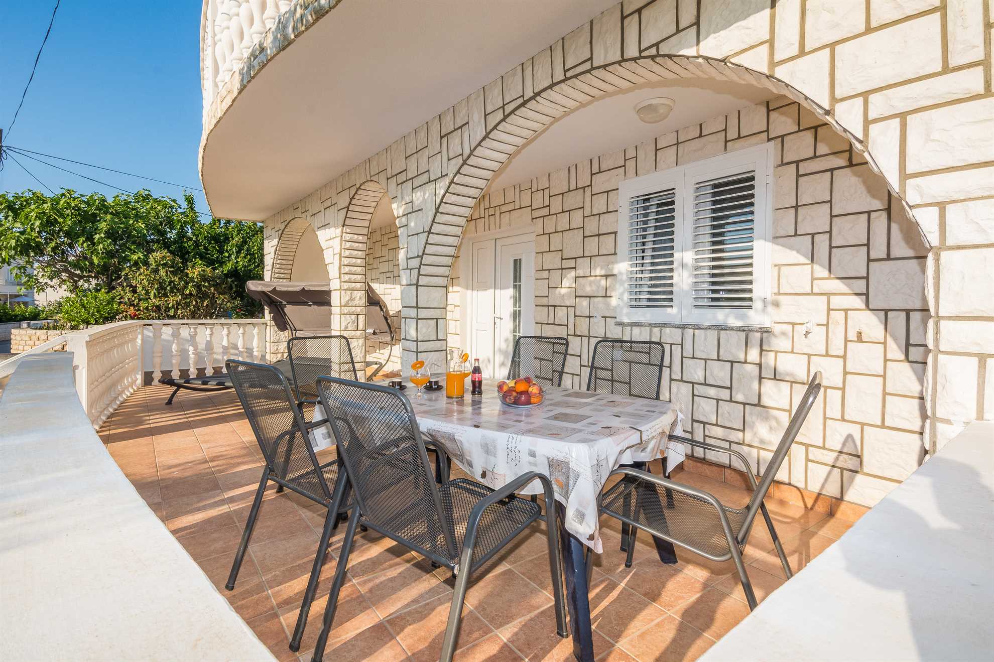 Apartment with 4 bedrooms | quiet location | new and modern