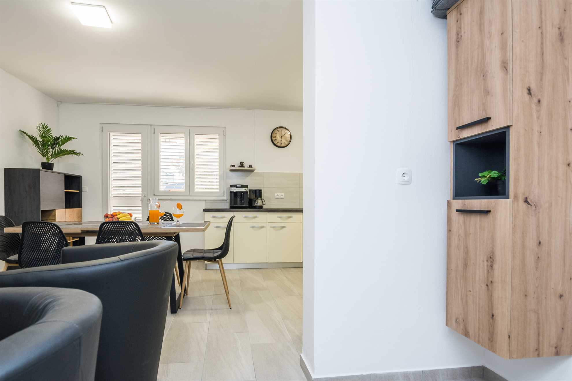 Apartment with 4 bedrooms | quiet location | new and modern