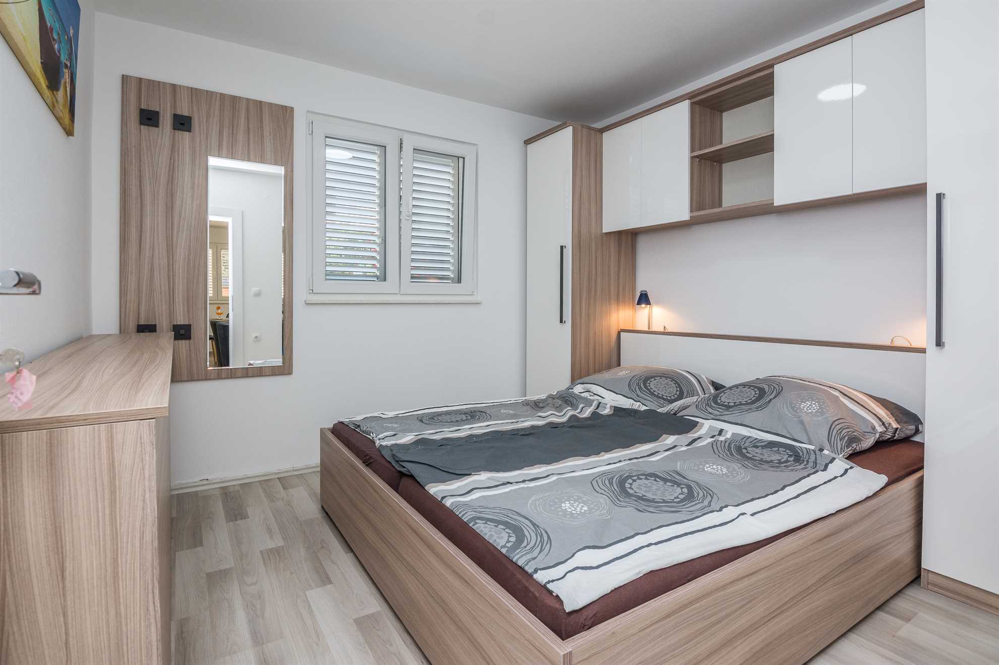 Apartment with 4 bedrooms | quiet location | new and modern