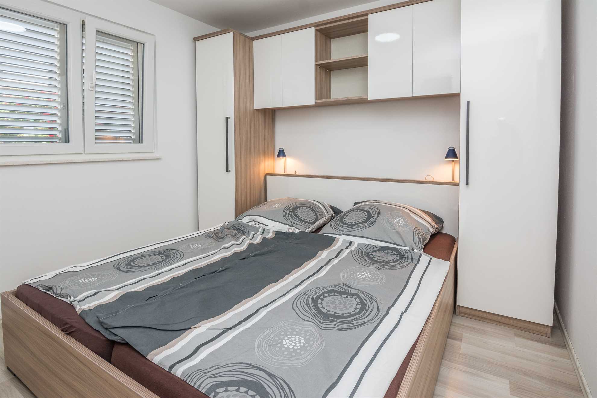 Apartment with 4 bedrooms | quiet location | new and modern