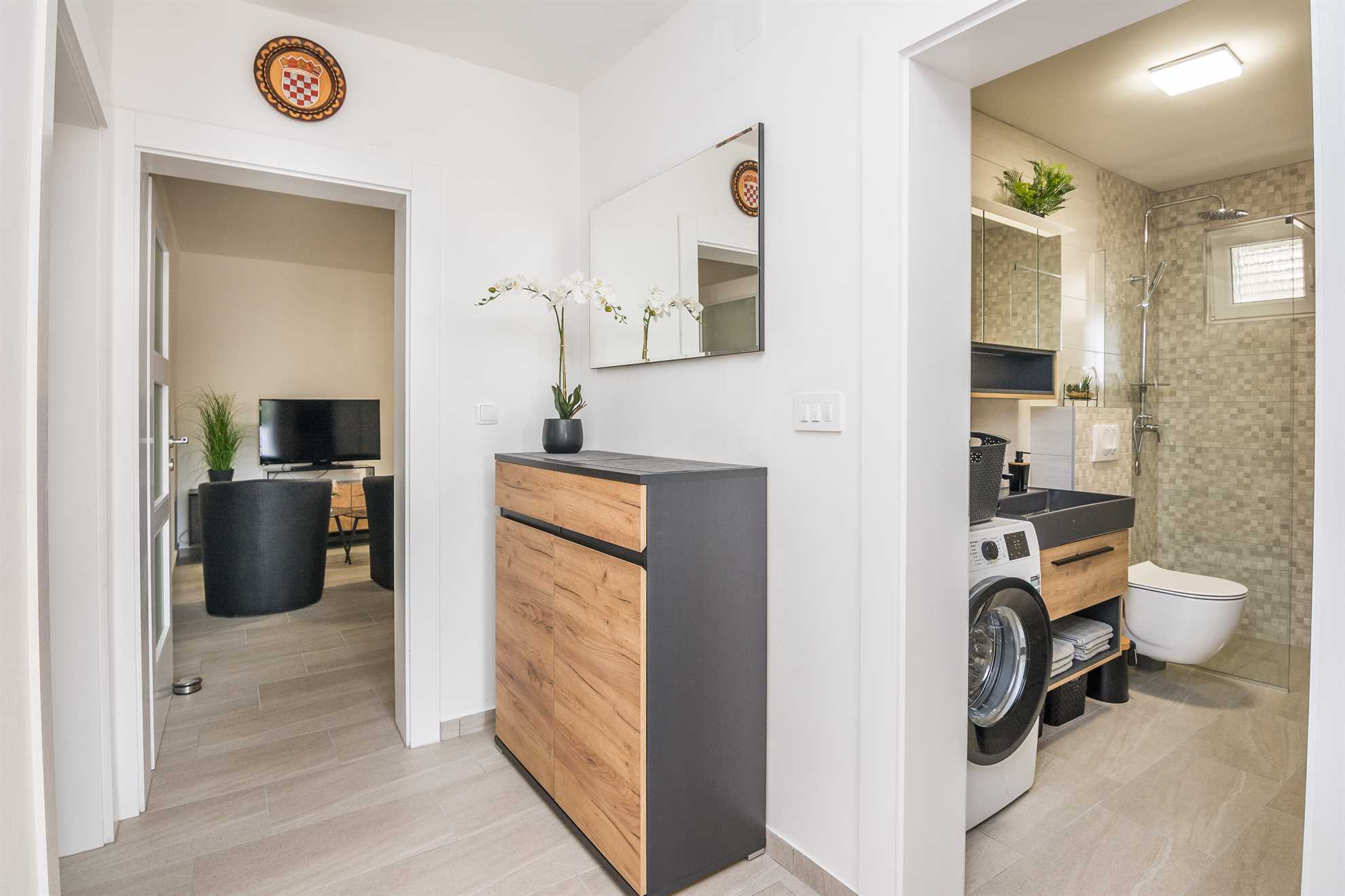 Apartment with 4 bedrooms | quiet location | new and modern