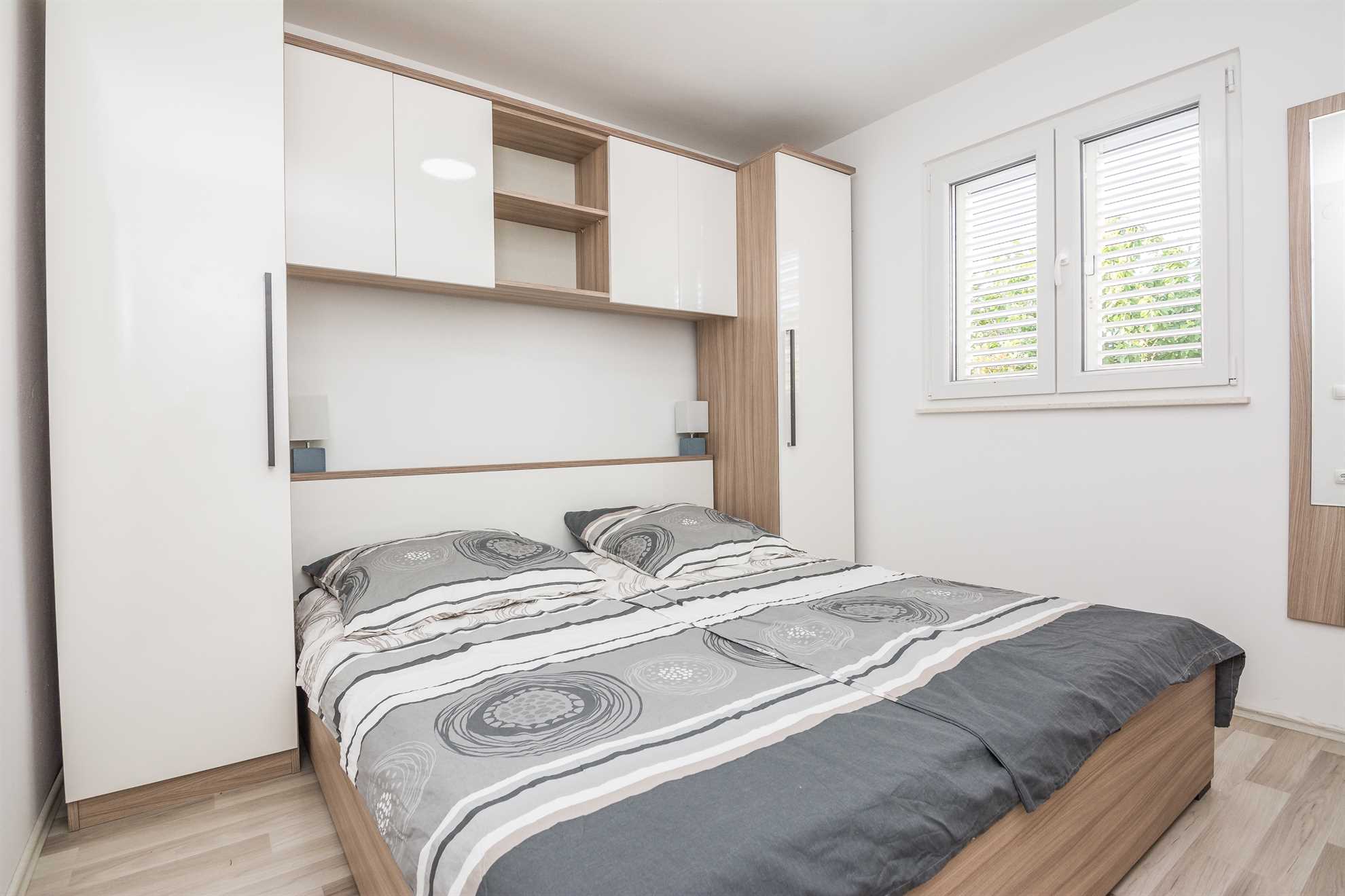 Apartment with 4 bedrooms | quiet location | new and modern