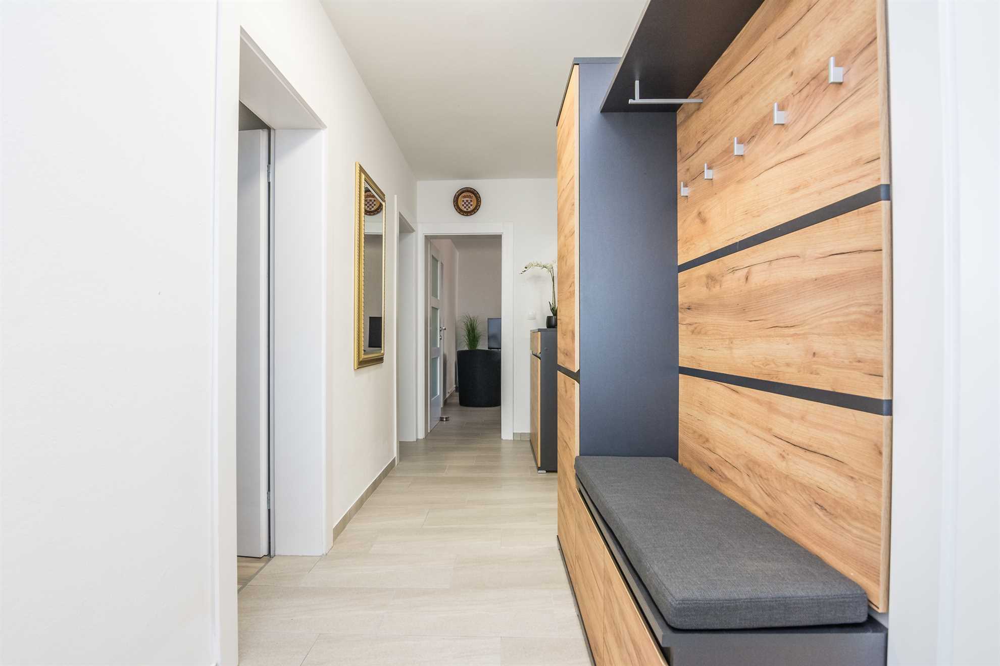 Apartment with 4 bedrooms | quiet location | new and modern