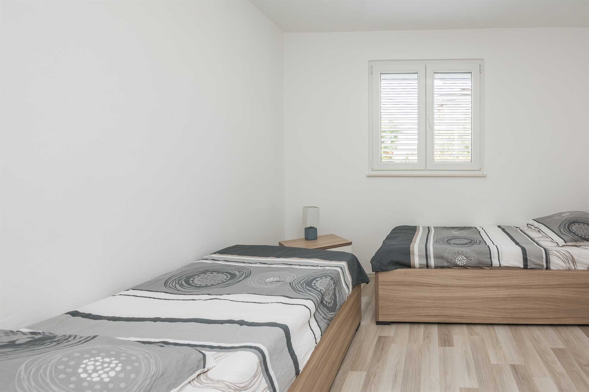 Apartment with 4 bedrooms | quiet location | new and modern