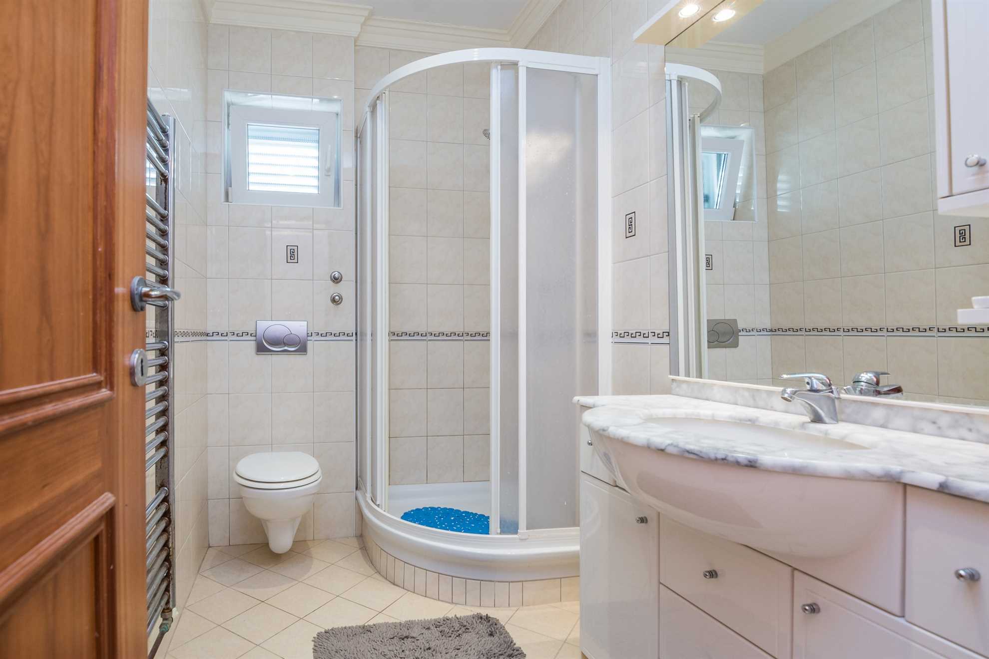 Apartment for 4-6 per. | Sea view | Beachfront