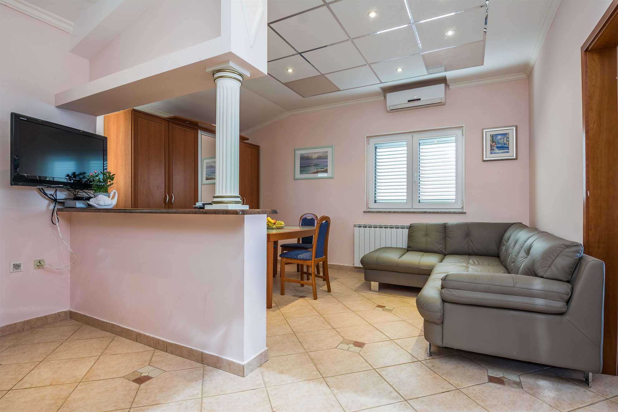 Apartment for 4-6 per. | Sea view | Beachfront