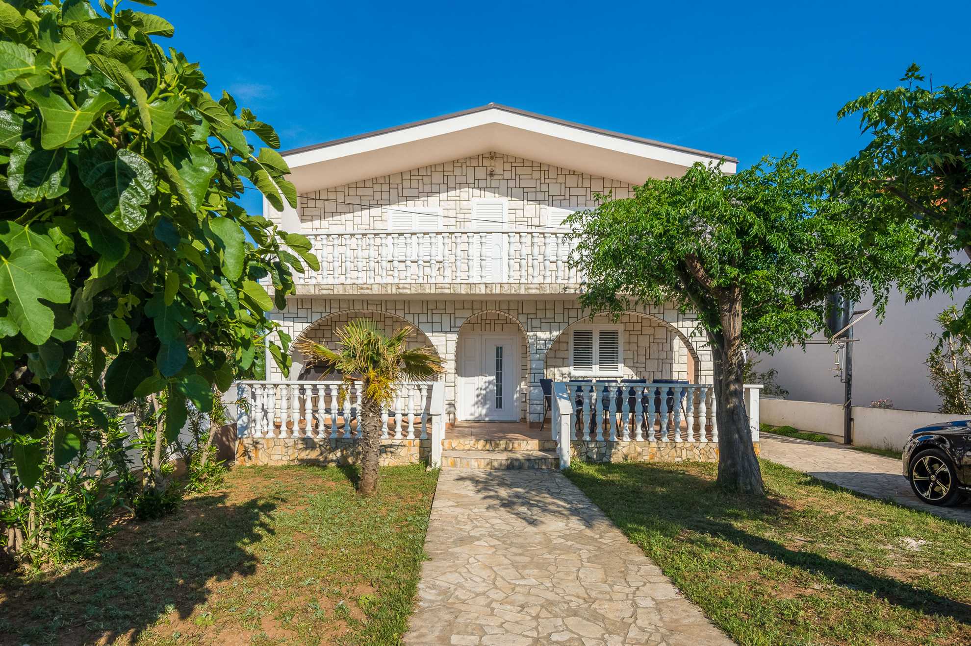 Apartment with 4 bedrooms and 2 bathrooms | quiet location