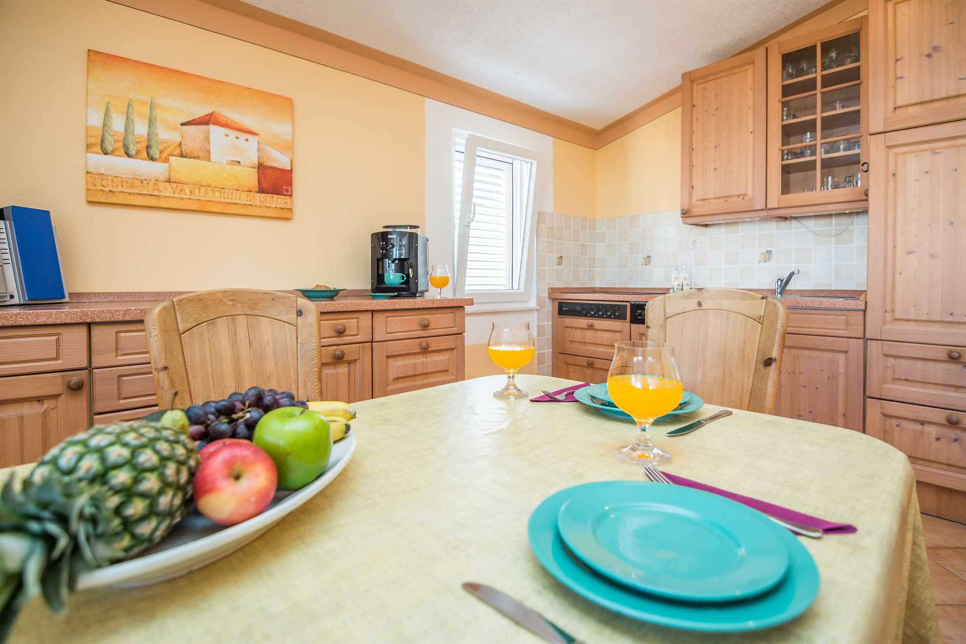 Apartment with 4 bedrooms and 2 bathrooms | quiet location