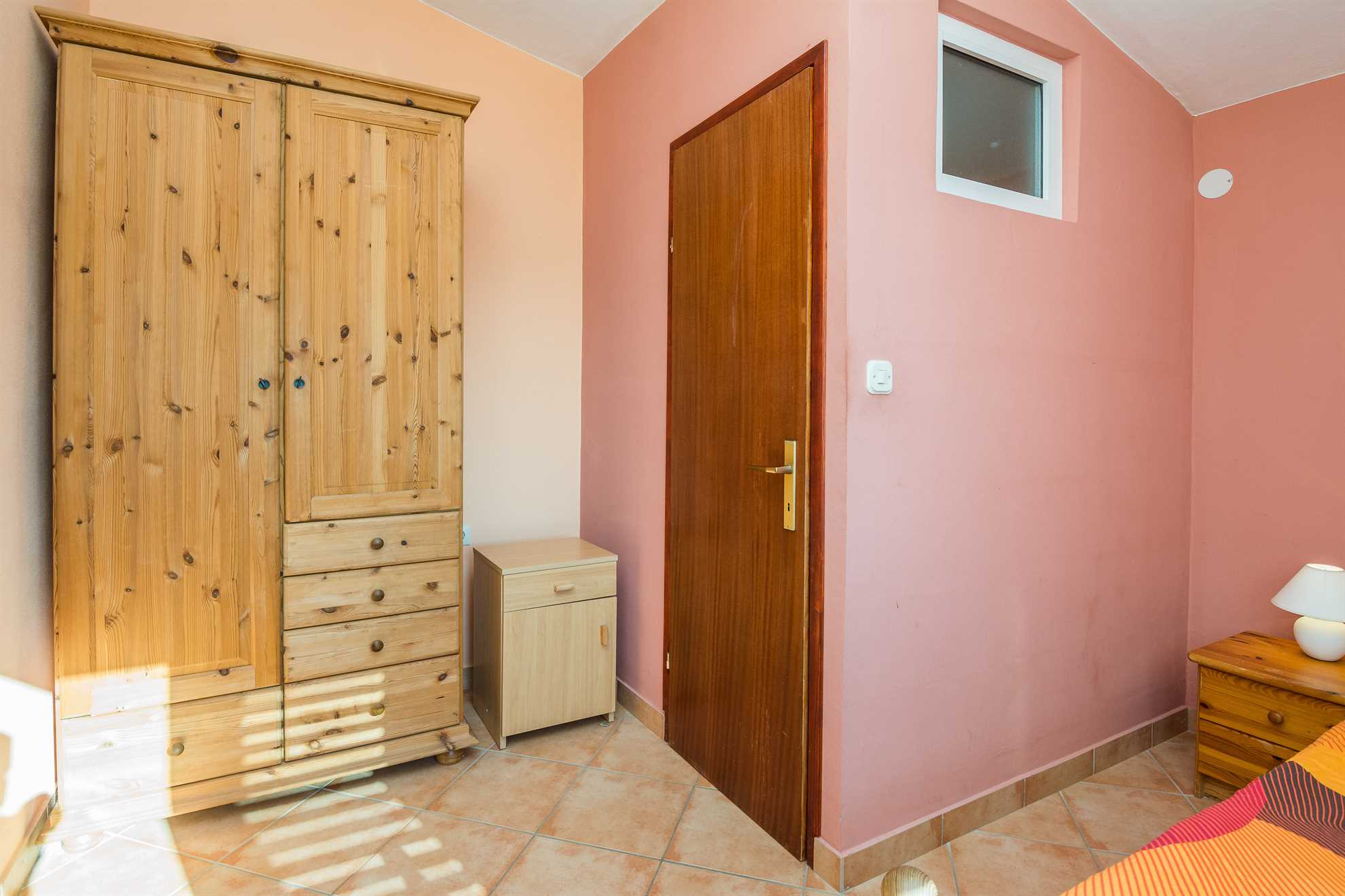 Apartment with 4 bedrooms and 2 bathrooms | quiet location