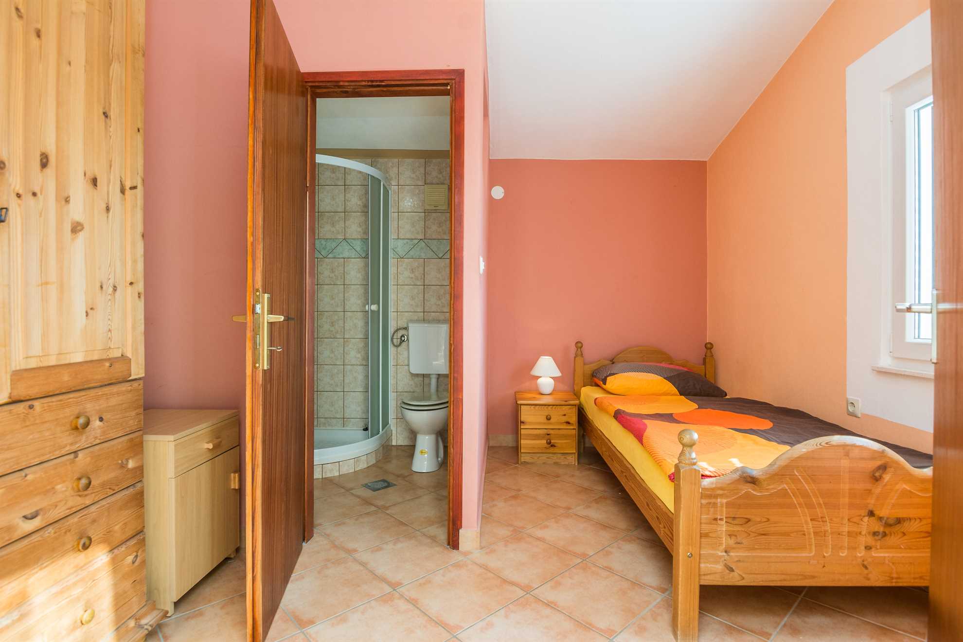 Apartment with 4 bedrooms and 2 bathrooms | quiet location