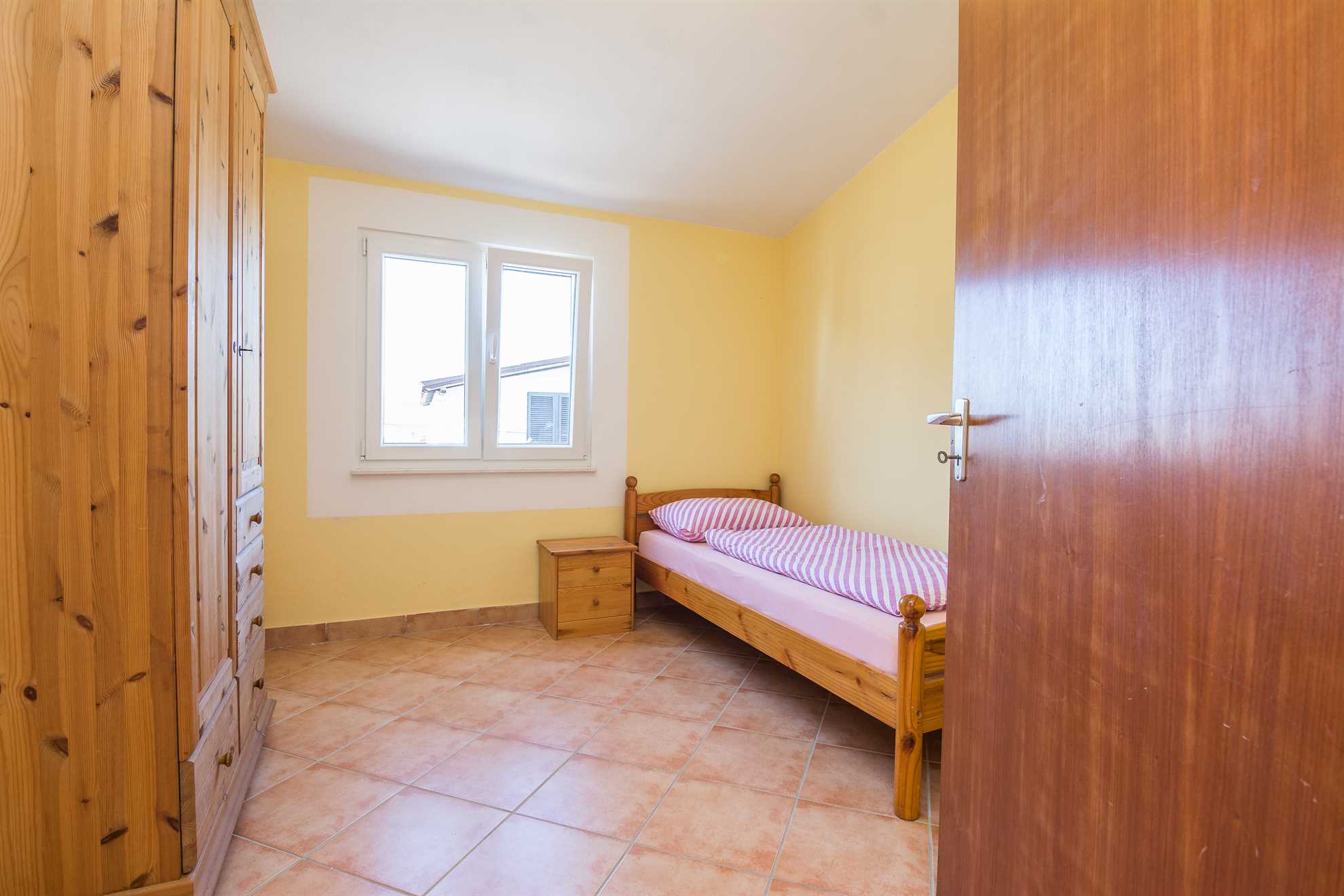 Apartment with 4 bedrooms and 2 bathrooms | quiet location
