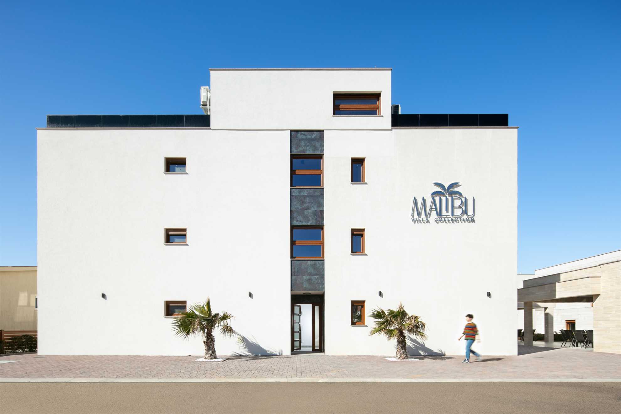 Apartment for 8 persons | 20 m from the sea | 2 swimming pools