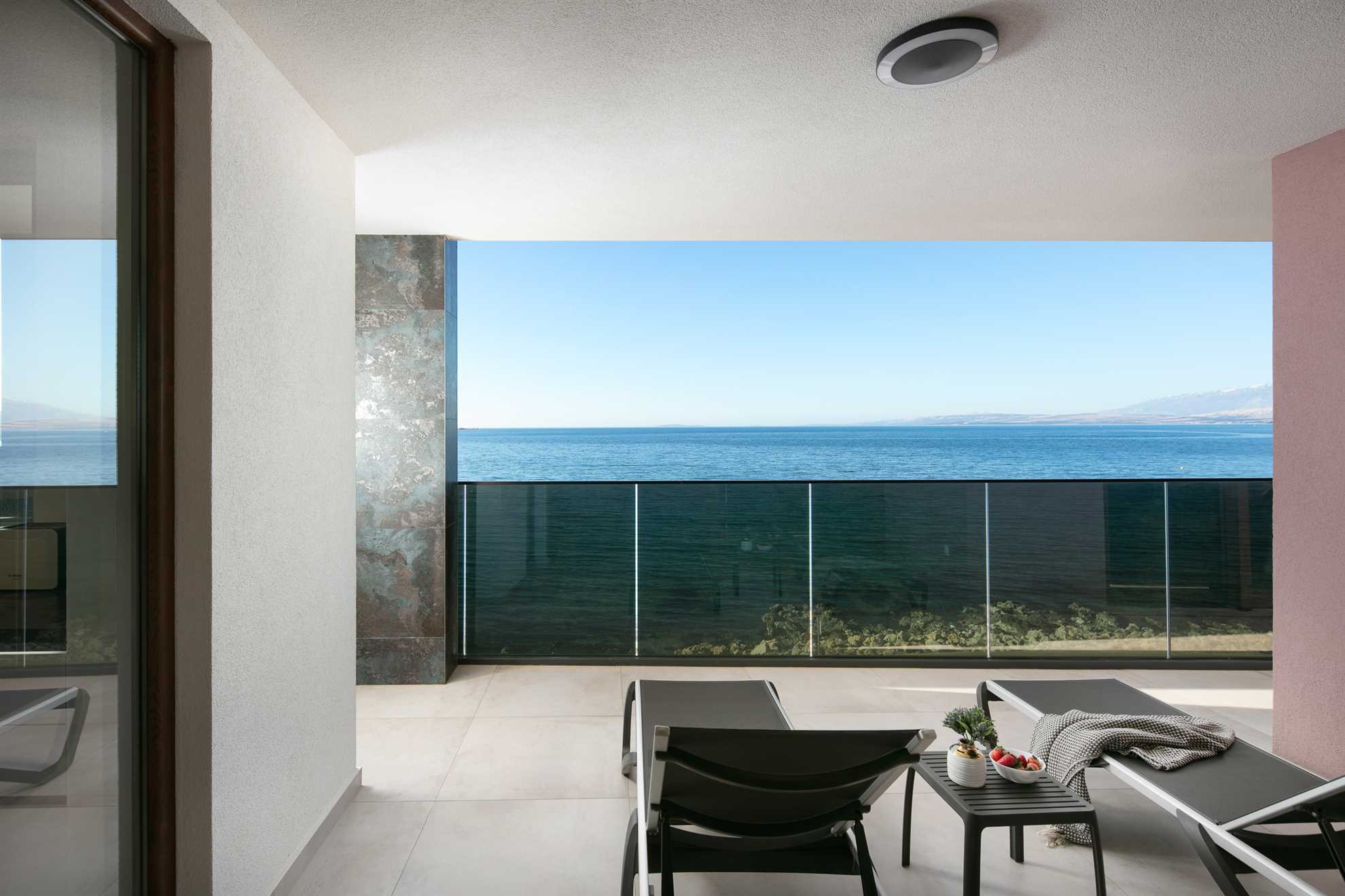 Apartment for 8 persons | 20 m from the sea | 2 swimming pools