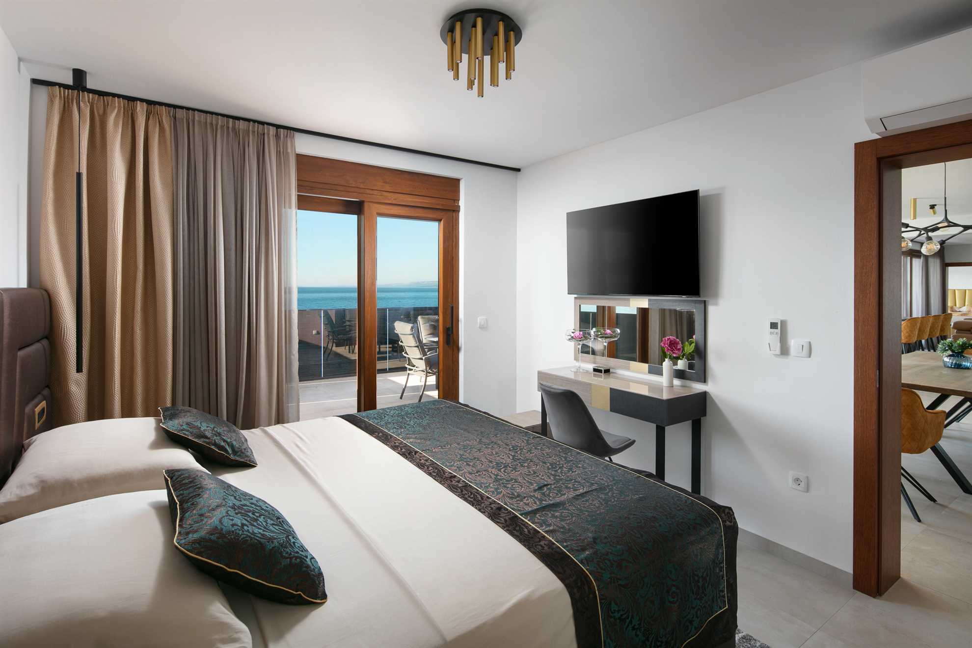 Apartment for 8 persons | 20 m from the sea | 2 swimming pools