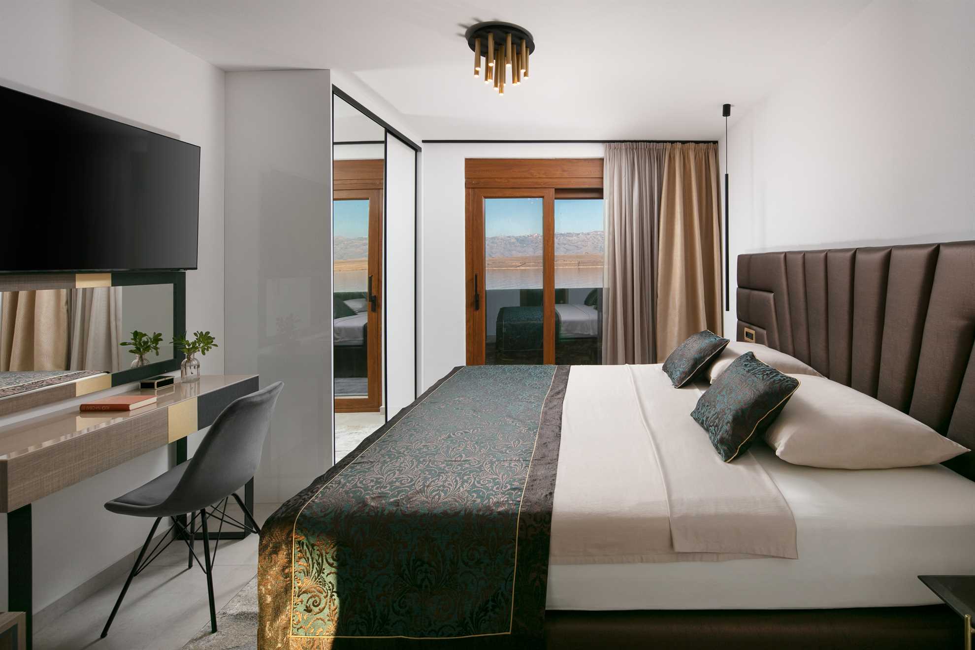 Apartment for 8 persons | 20 m from the sea | 2 swimming pools