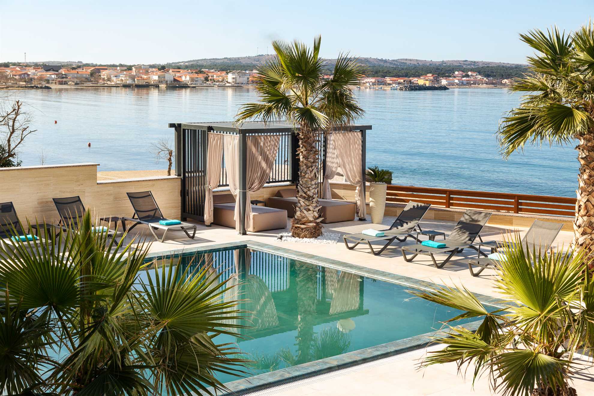 New and modern apartment | for 4 persons | Sea view | Swimming pool