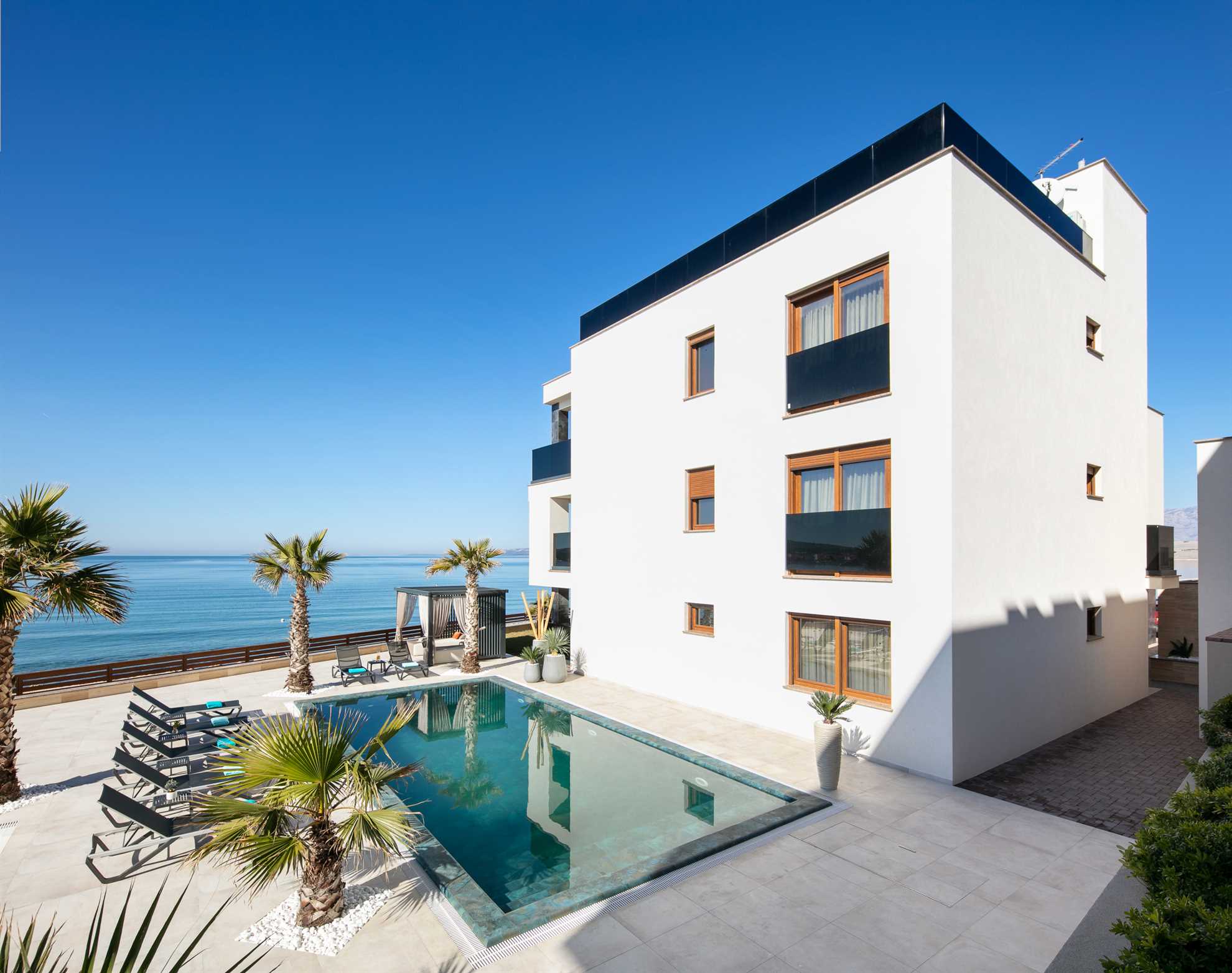 New and modern apartment | for 4 persons | Sea view | Swimming pool
