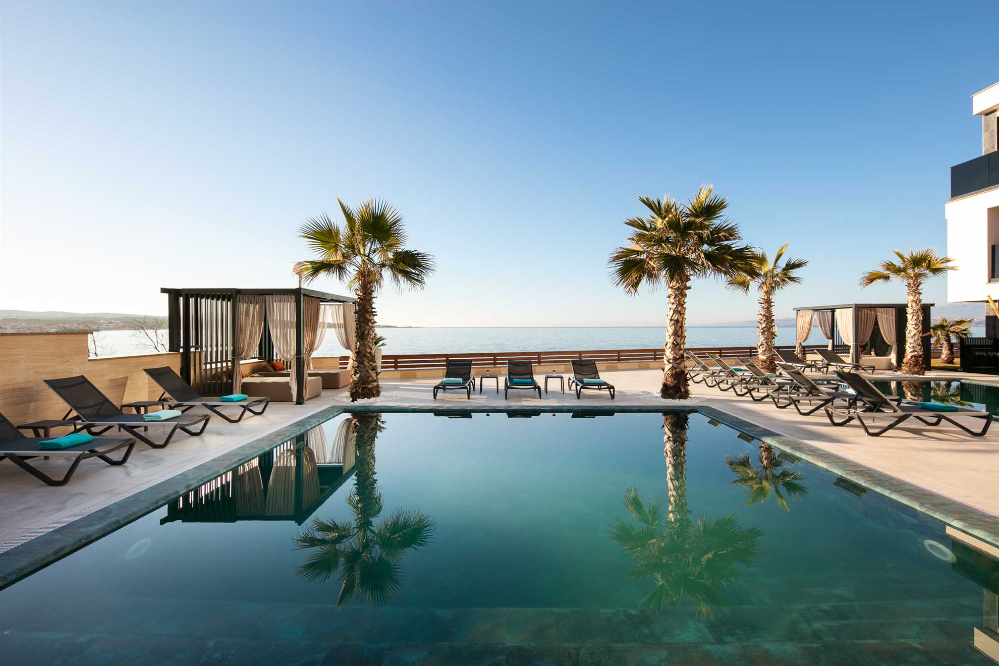 New and modern apartment | for 4 persons | Sea view | Swimming pool