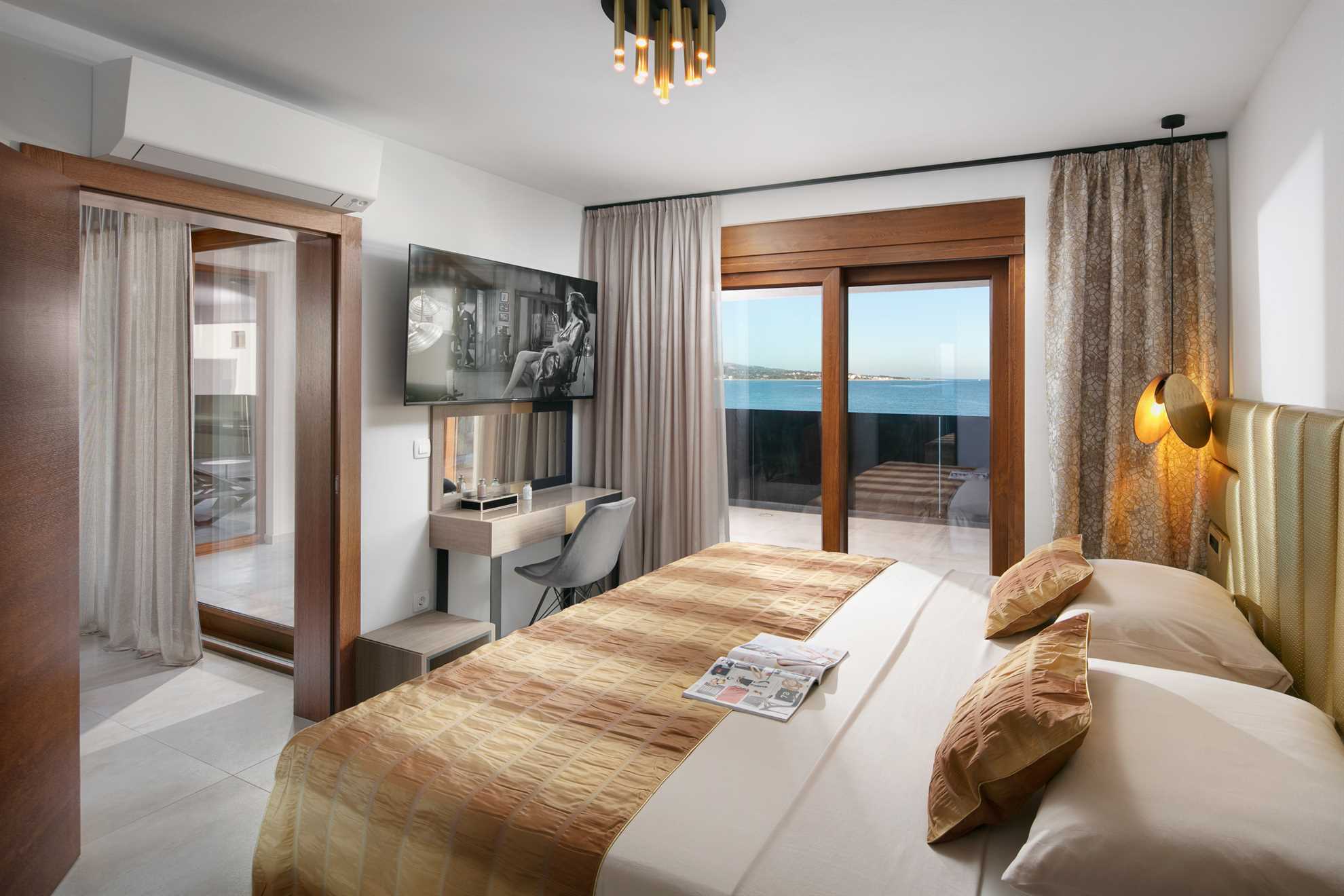 Luxorious apartment with sea view | just 20 m from beach | ideal for 4 persons
