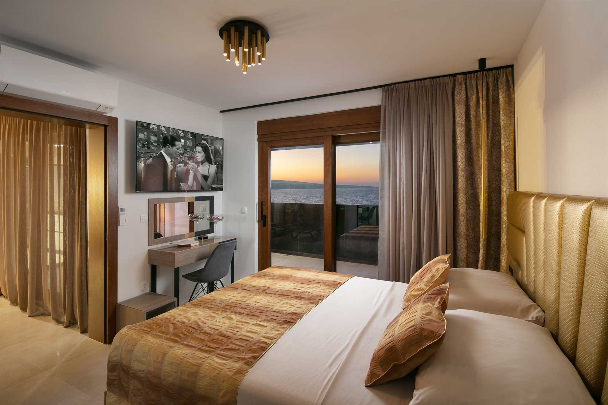 20 m from beach | luxorious apartment for 4 persons | with sea view