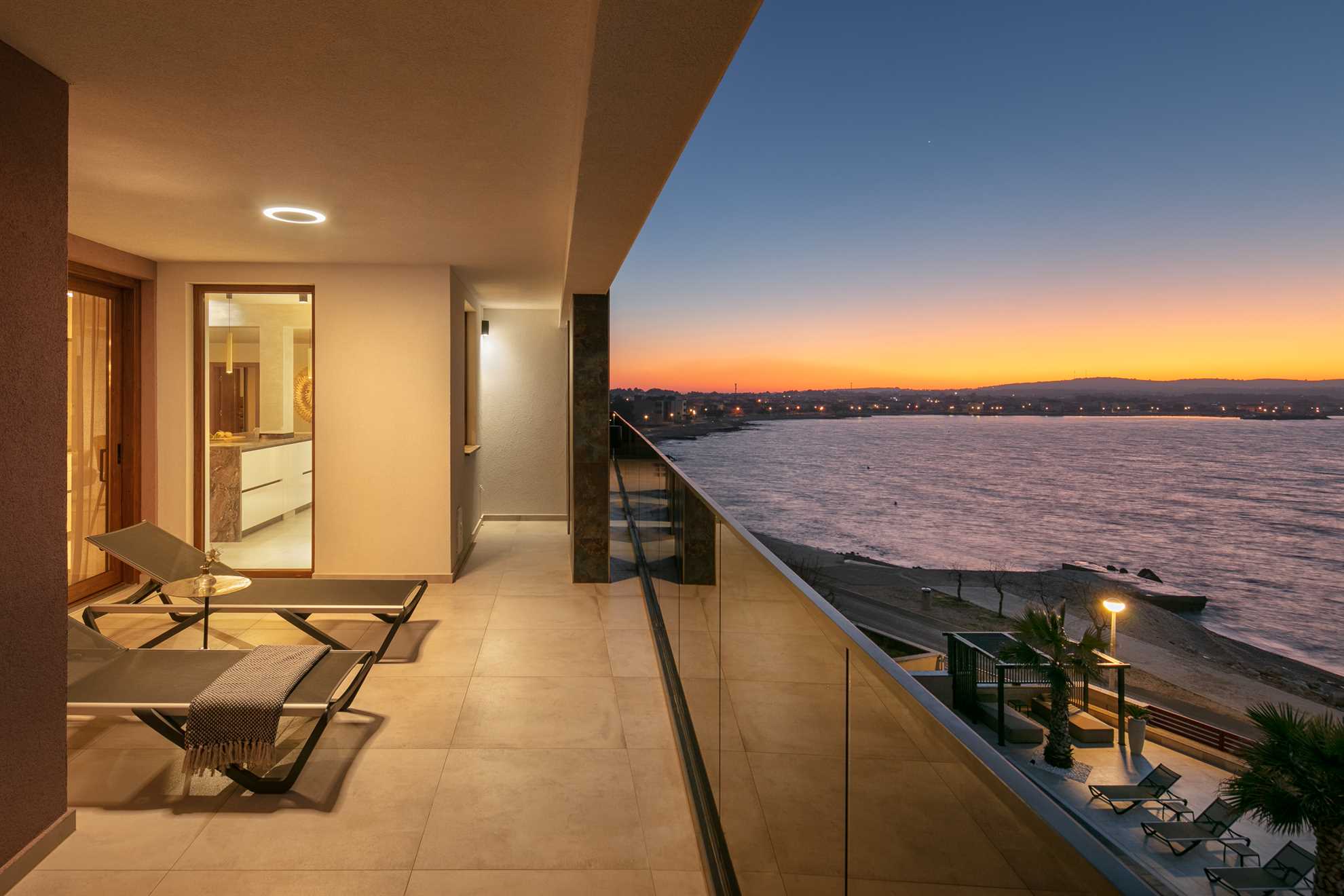 20 m from beach | luxorious apartment for 4 persons | with sea view