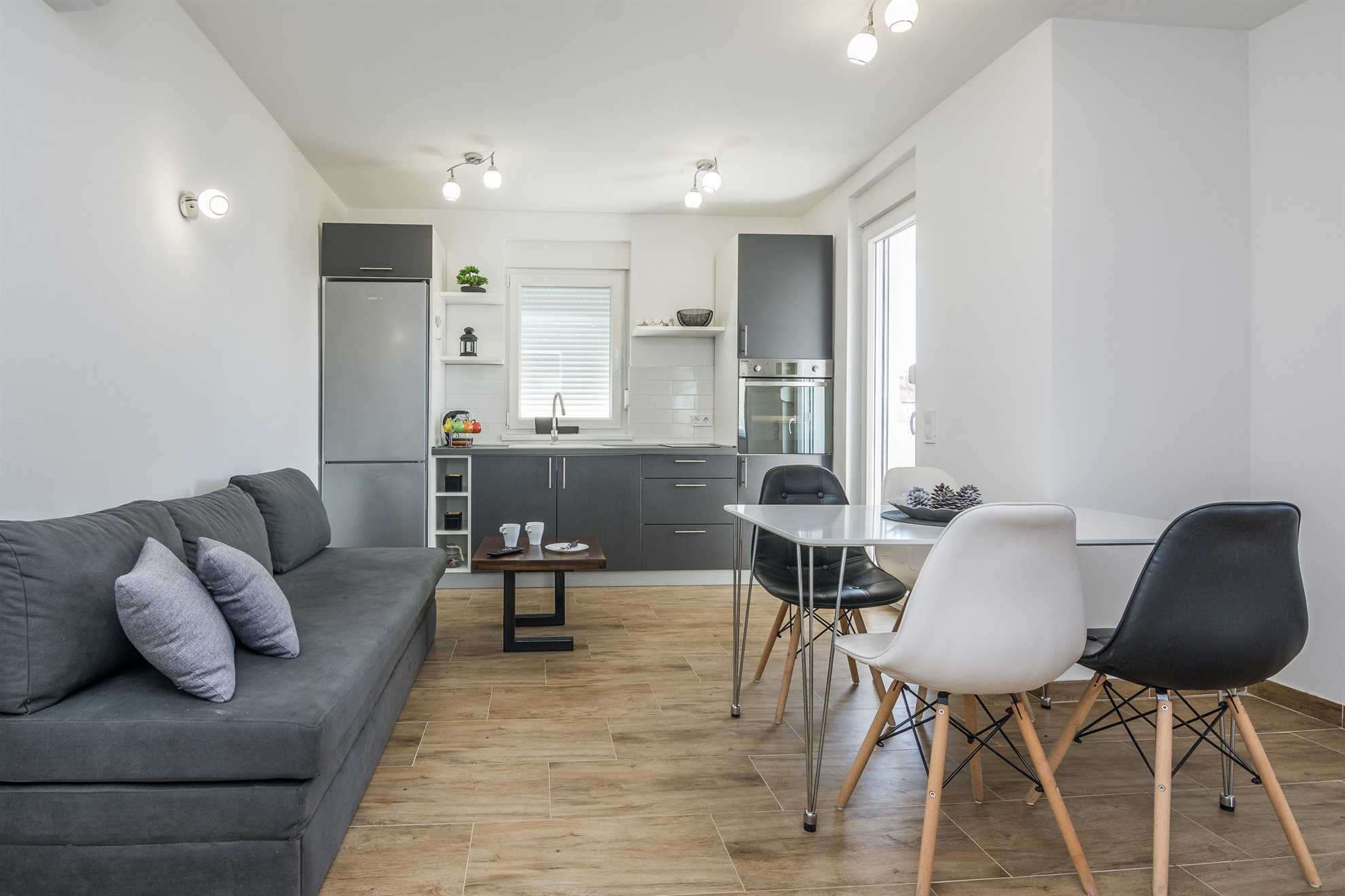 Newly furnished apartment | Quiet location | for 4-6 per.