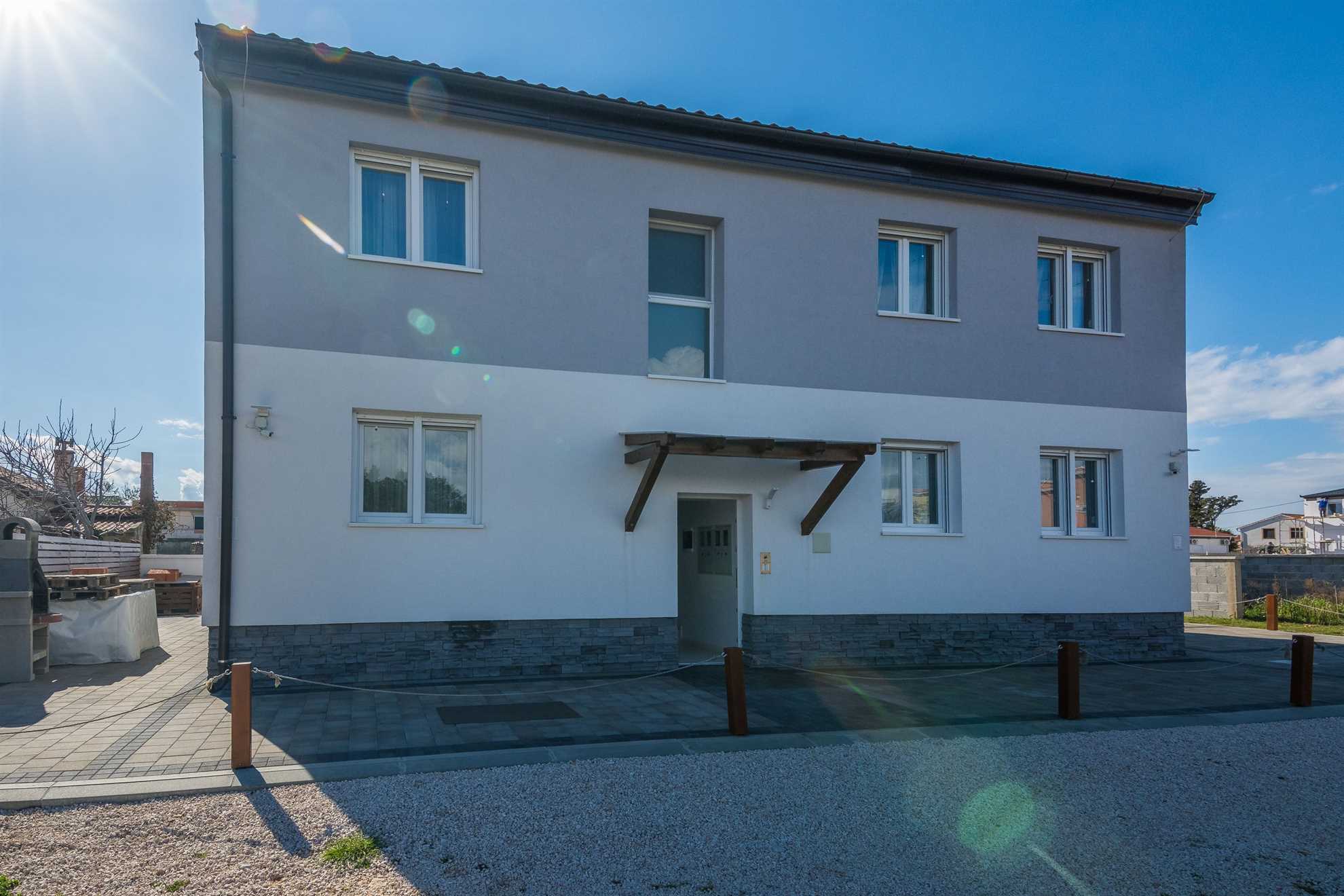 Newly furnished apartment | Quiet location | for 4-6 per.