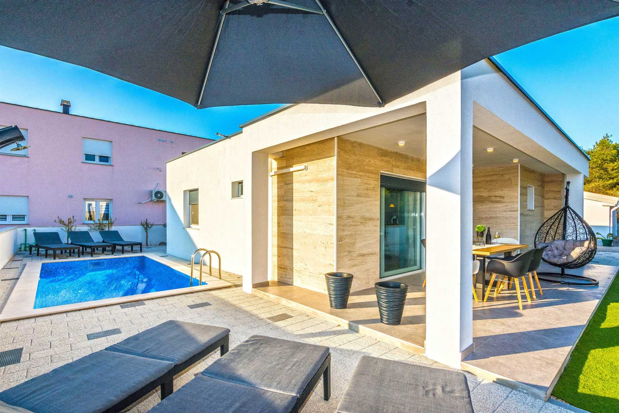 Villa for 6-8 persons | Swimming pool | Modern design