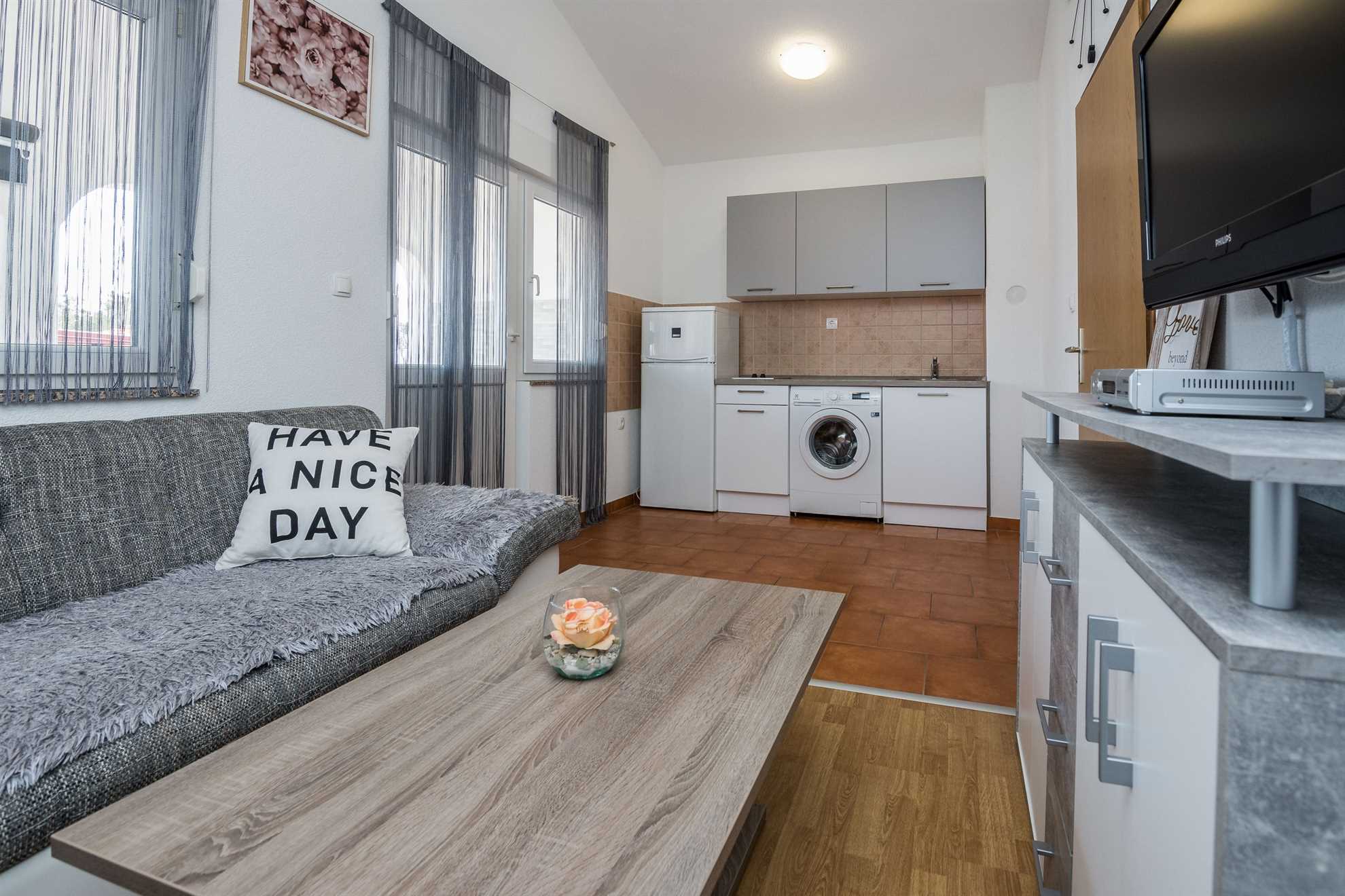 Ideal for 4-6 per. | Air conditioning, Wi-Fi, Satellite TV, BBQ