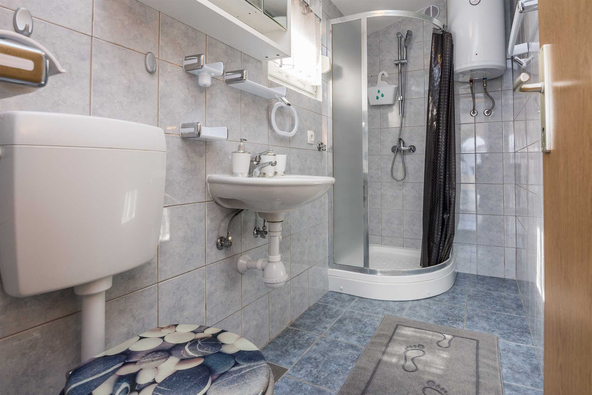 Ideal for 4-6 per. | Air conditioning, Wi-Fi, Satellite TV, BBQ
