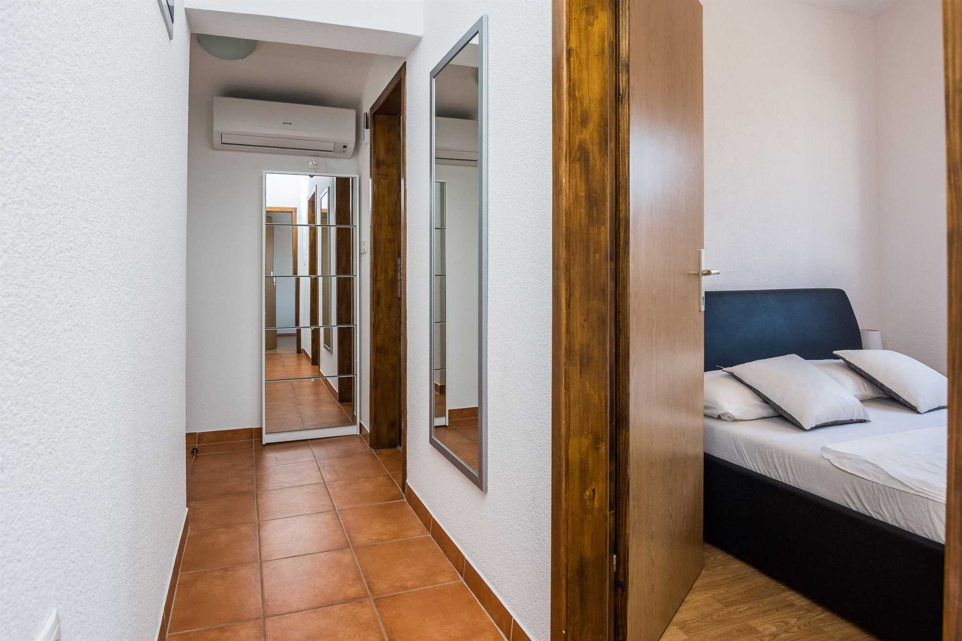 Ideal for 4-6 per. | Air conditioning, Wi-Fi, Satellite TV, BBQ