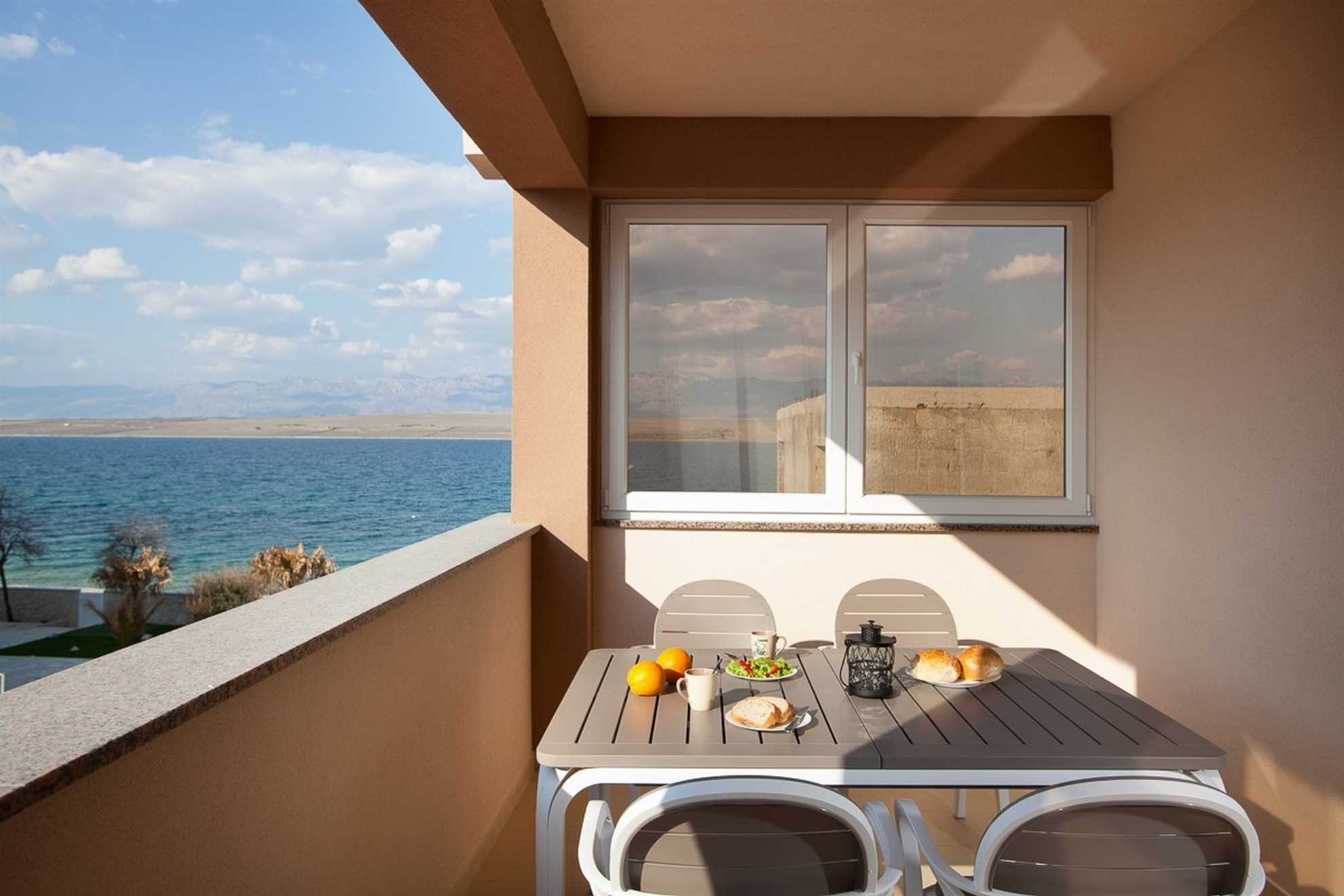 Near beach | Apartment for 2-4 per. | 42 m², air conditioning, satelite TV, Wi-Fi intenet